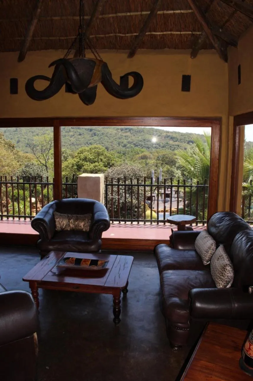 Seating area in Ndlovu Lodge