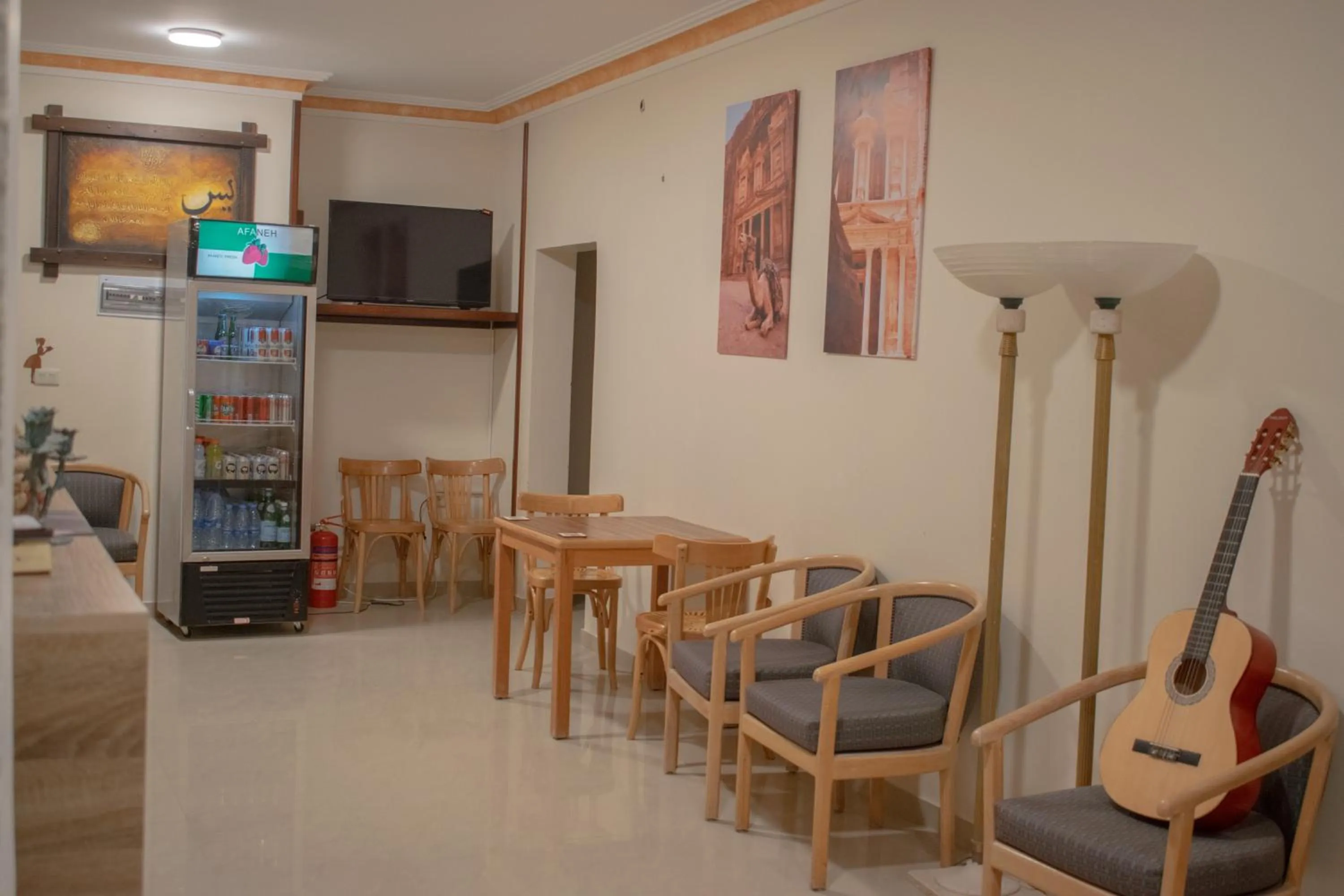 Communal lounge/ TV room in Twilight Hotel Petra