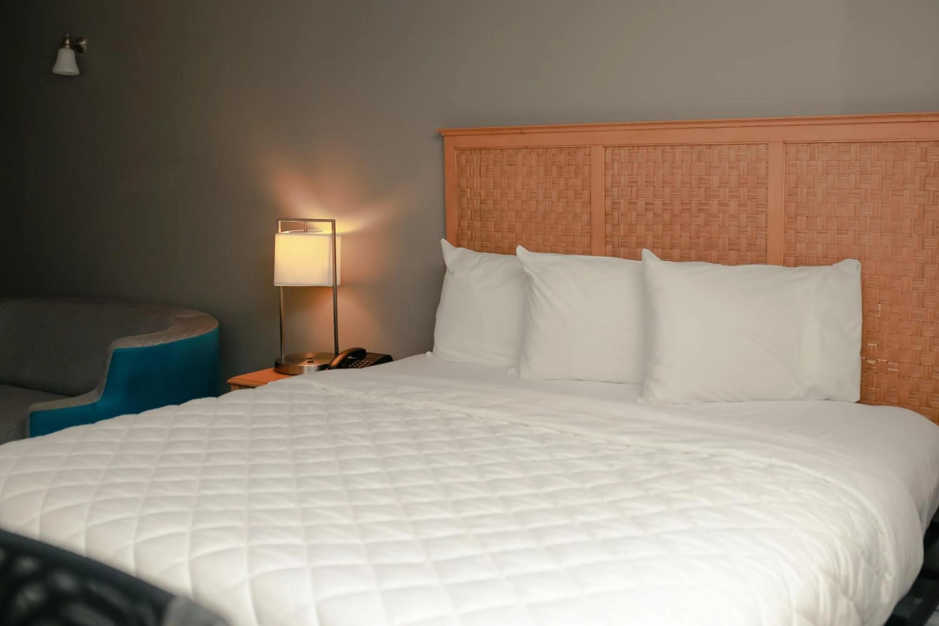 Bed in Southern Breeze Ocean Front Hotel