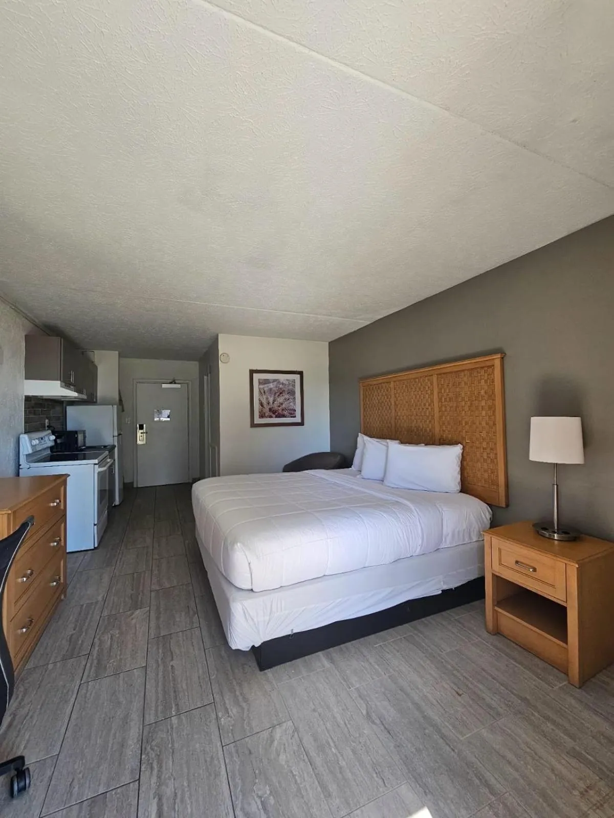 Bed in Southern Breeze Ocean Front Hotel