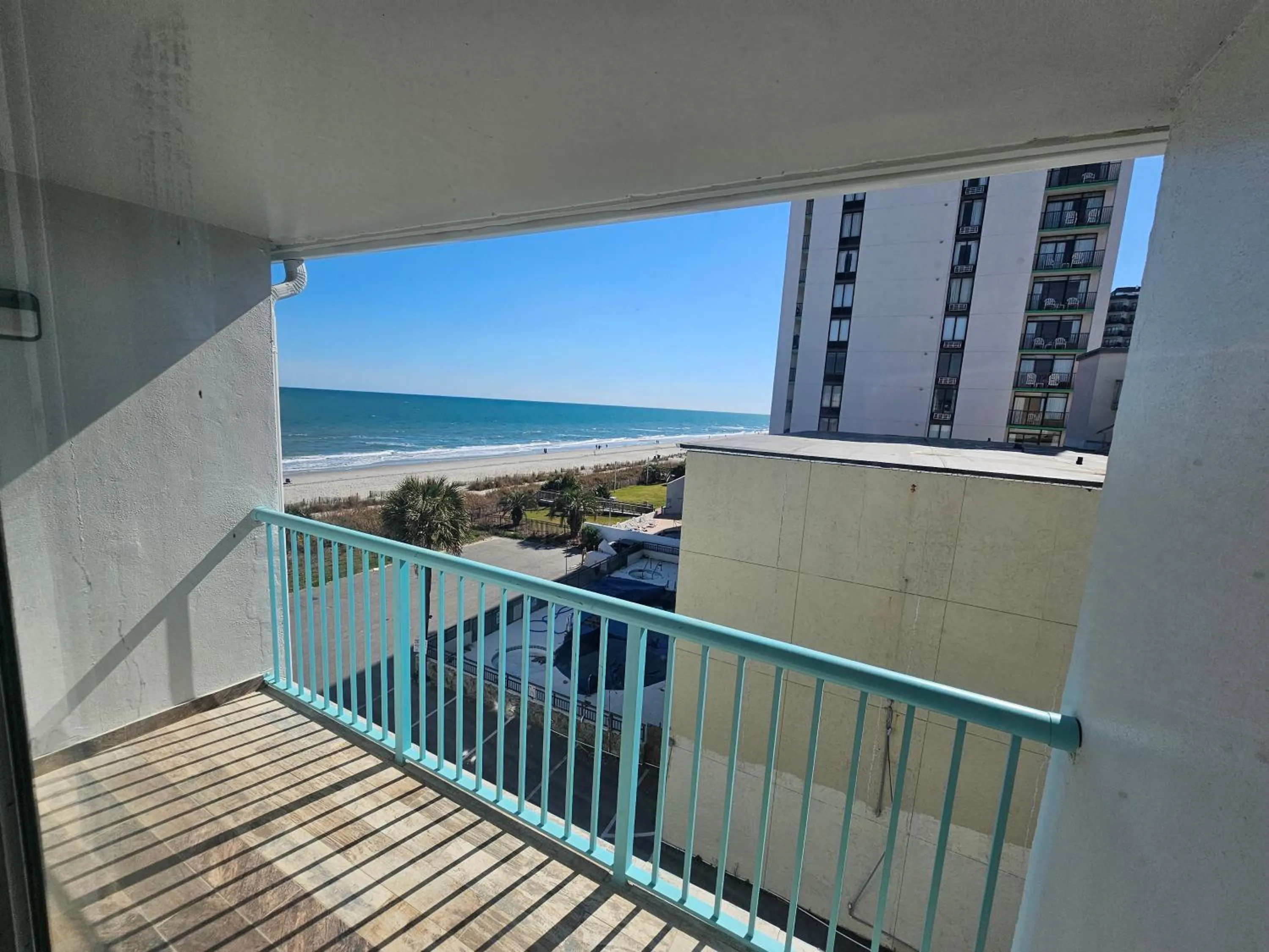 Southern Breeze Ocean Front Hotel