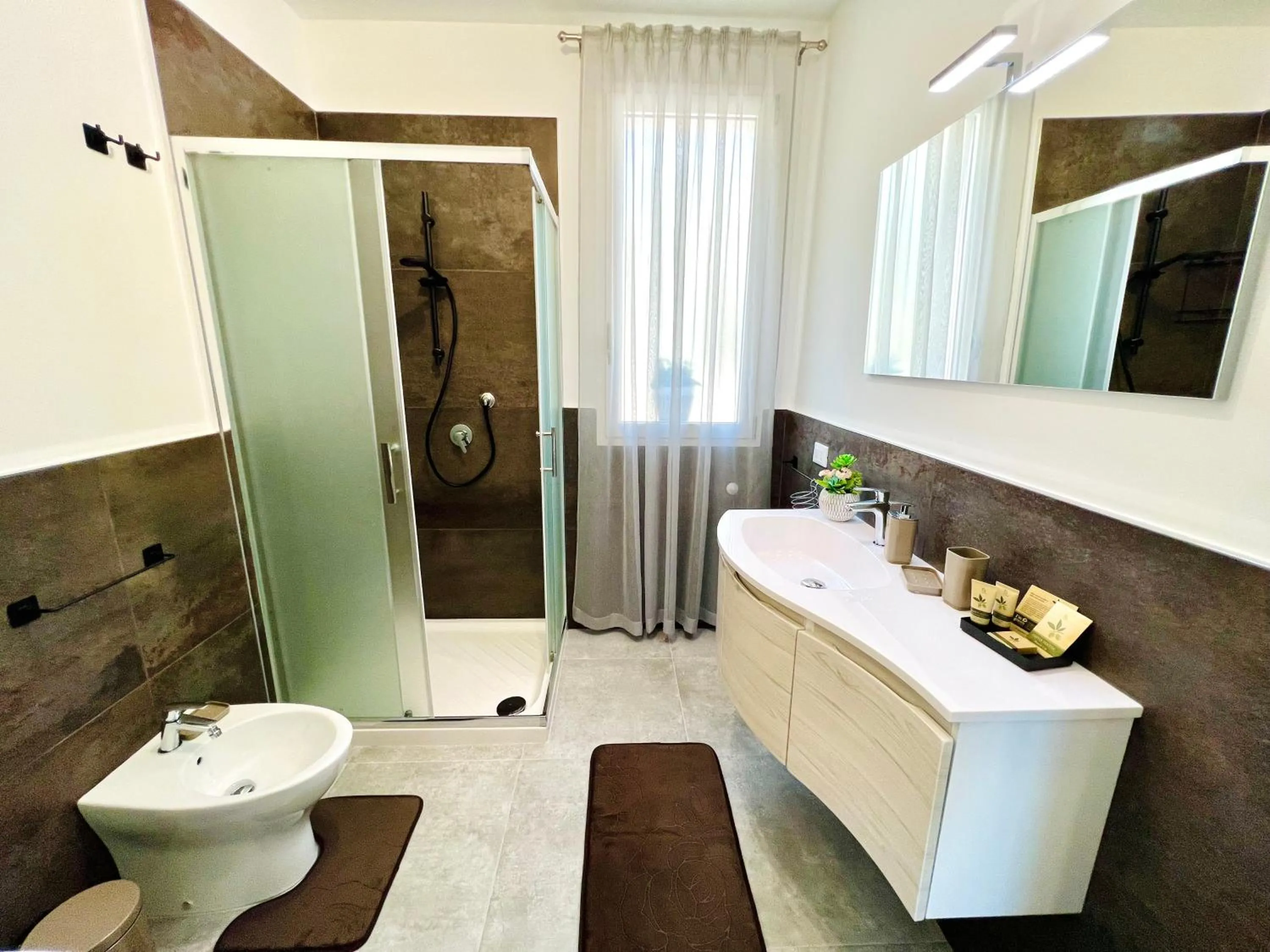 Shower in Piante del Principe Apartments