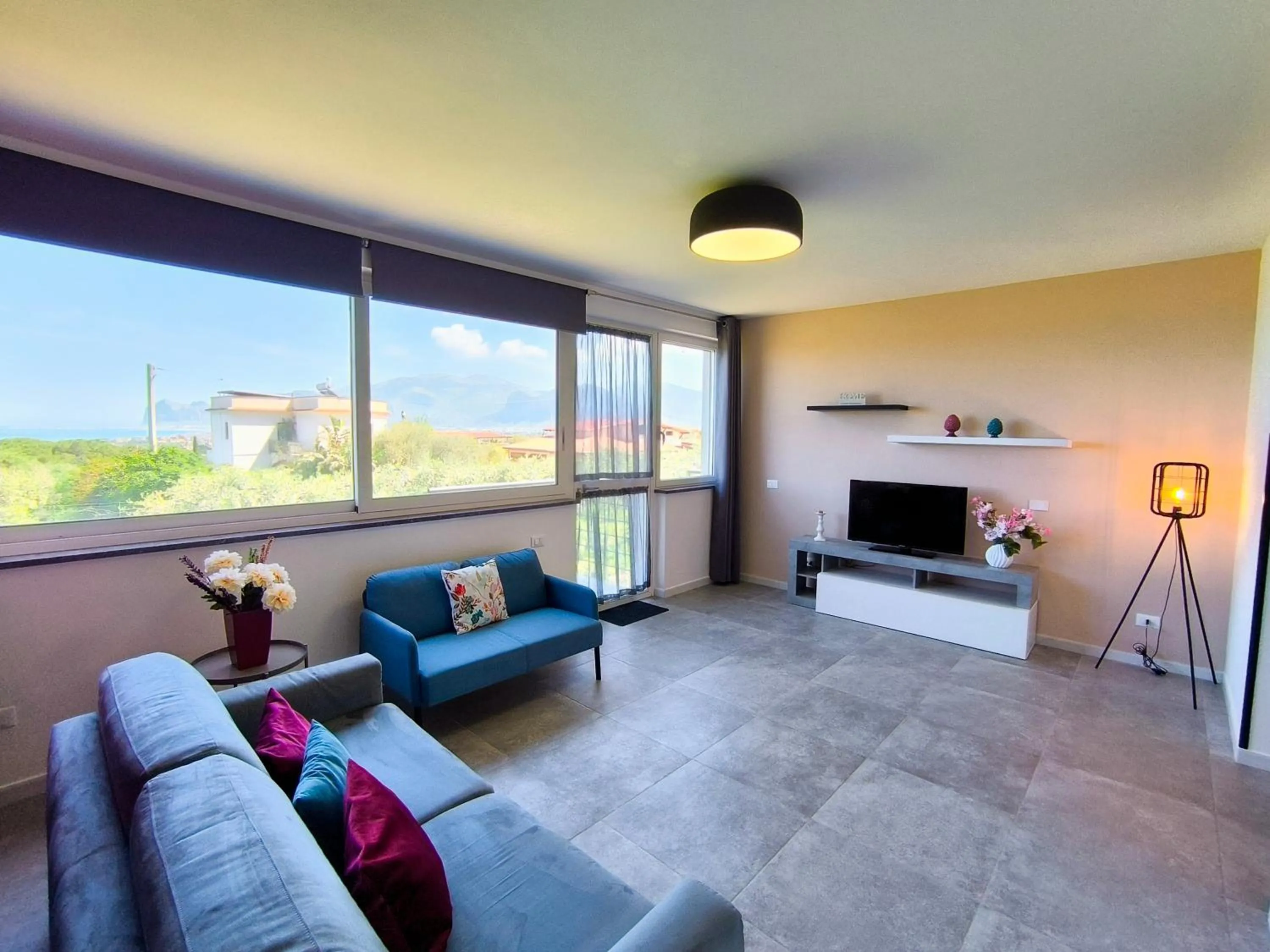 Communal lounge/ TV room in Piante del Principe Apartments