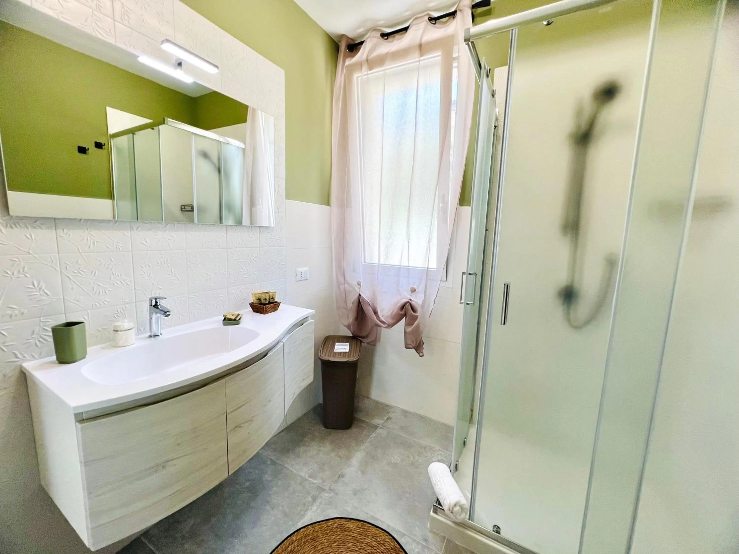 Shower in Piante del Principe Apartments