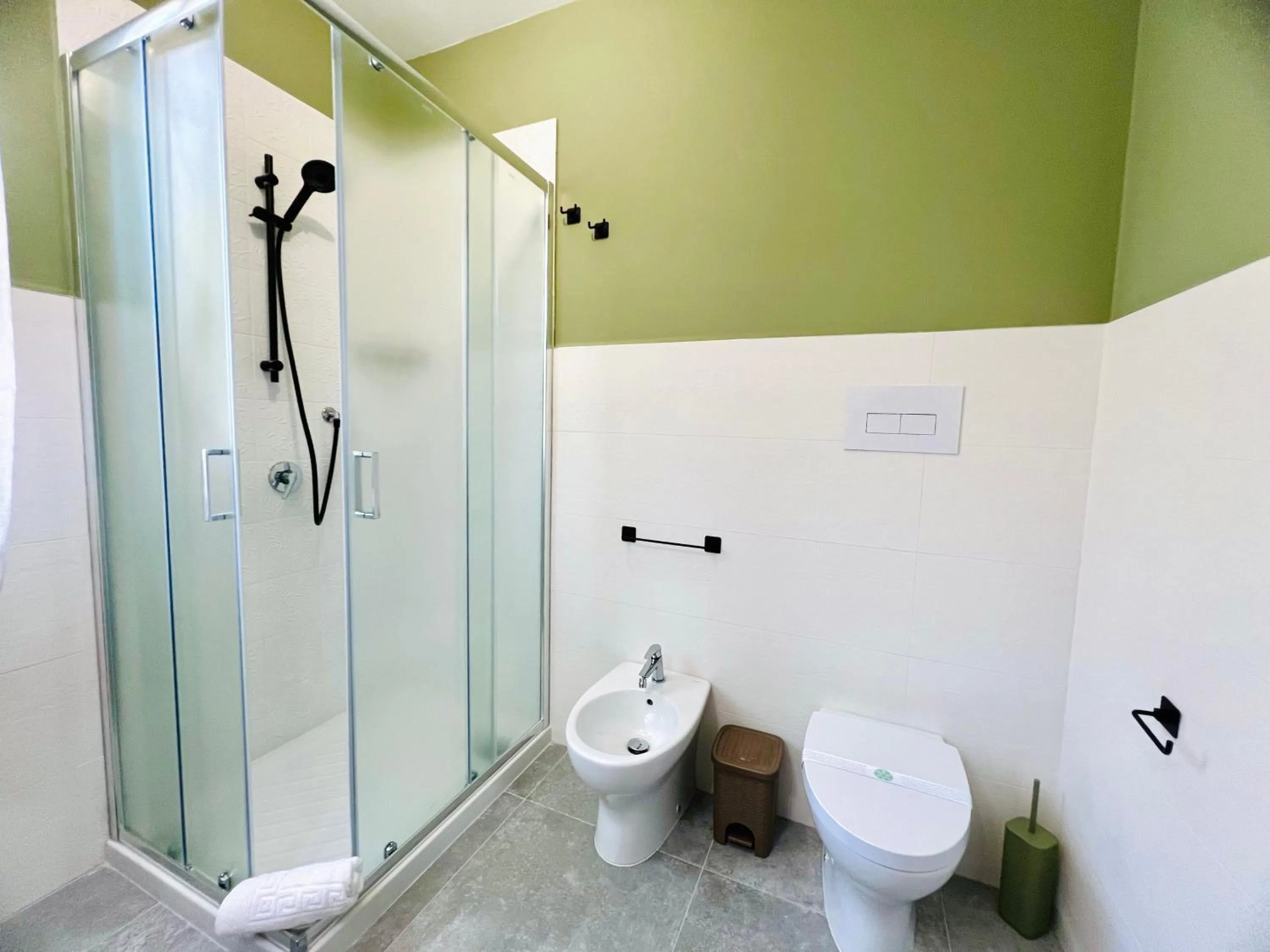Shower in Piante del Principe Apartments