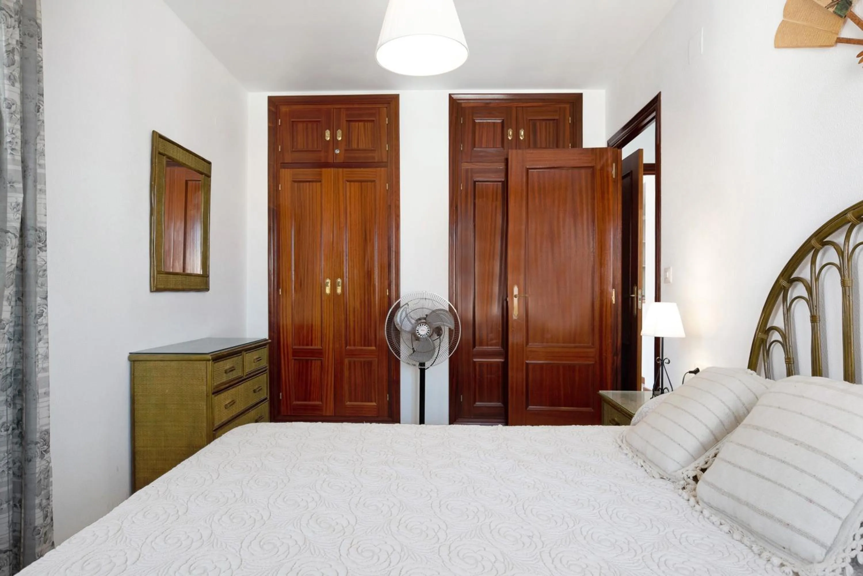 Living room, Bed in Apartamento Mercedes