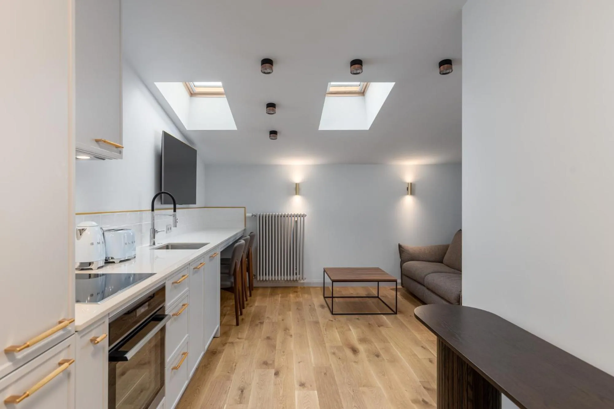 Roze Center Apartments