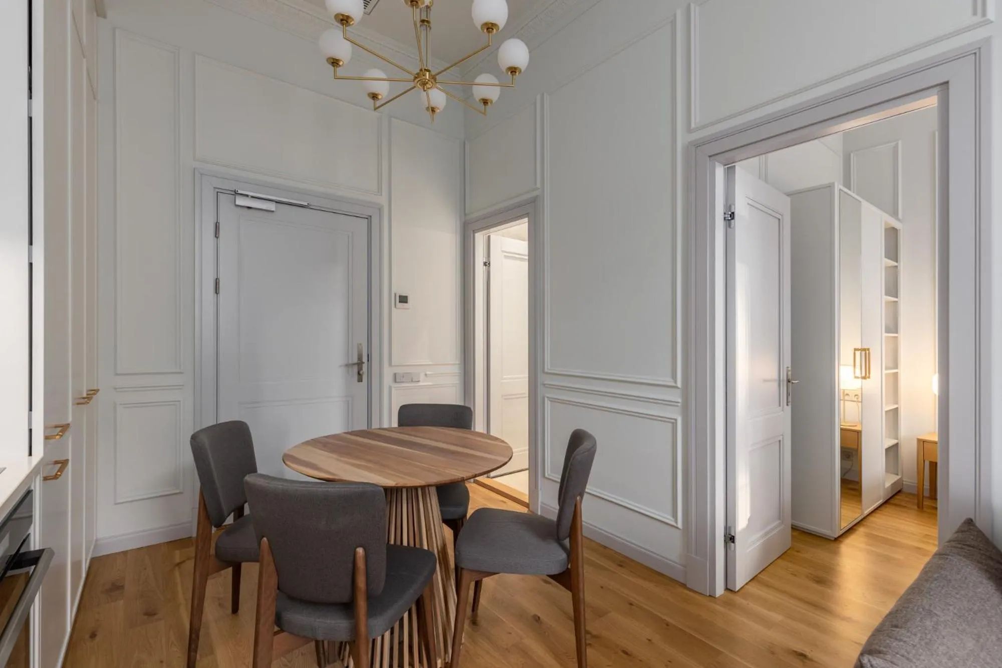 Roze Center Apartments