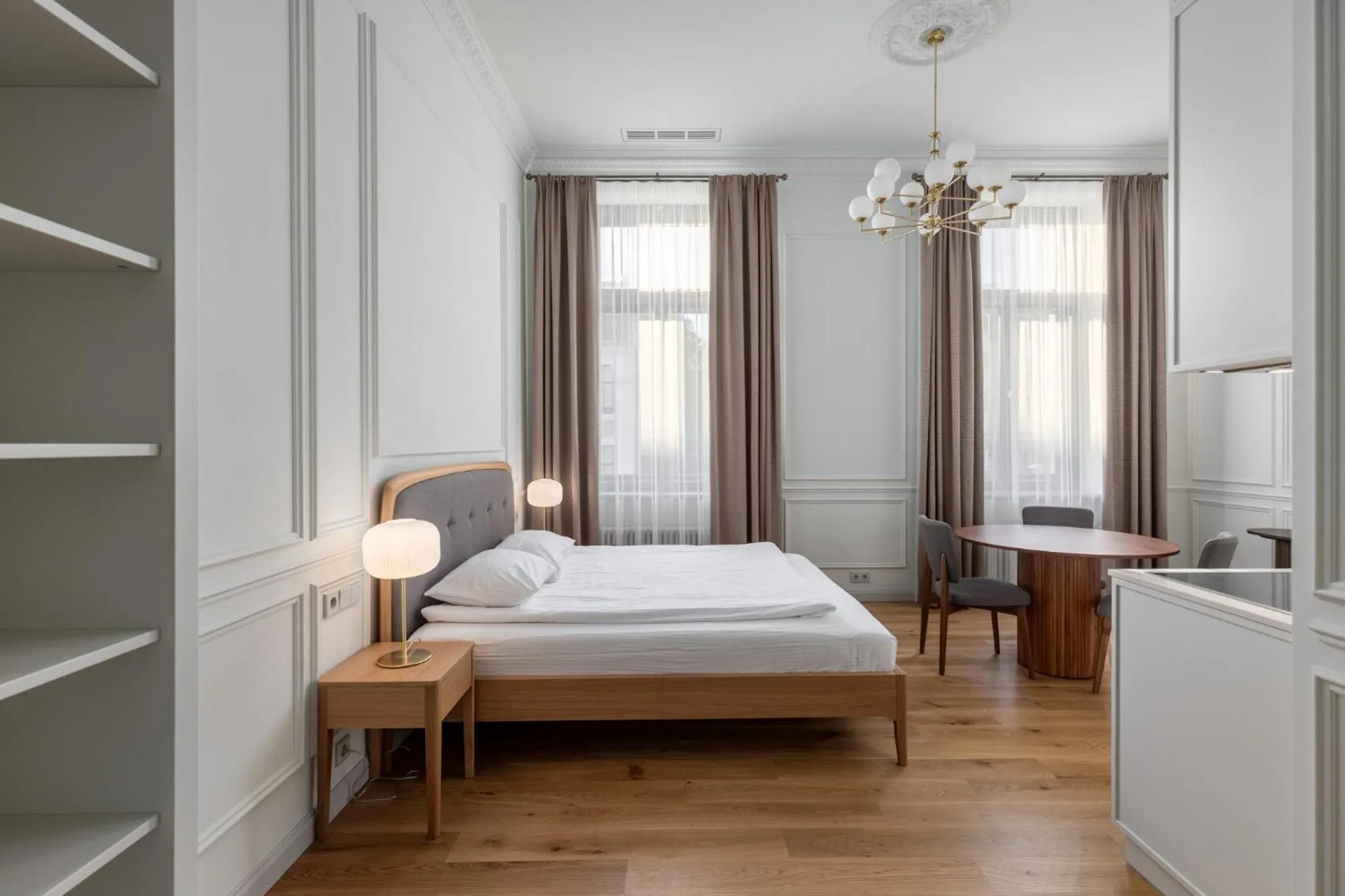 Bed in Roze Center Apartments