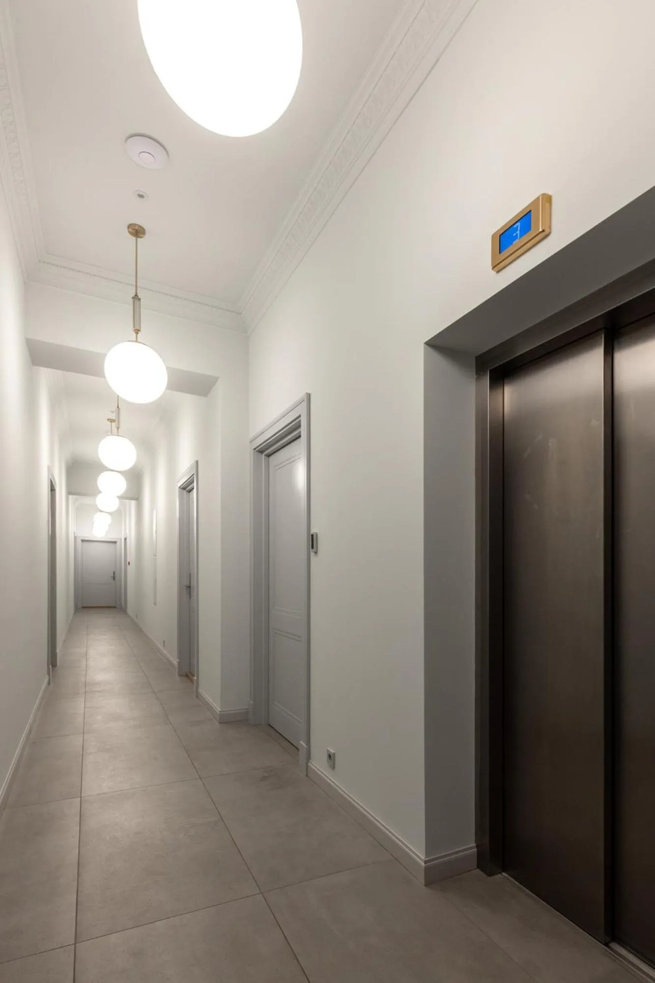 Roze Center Apartments