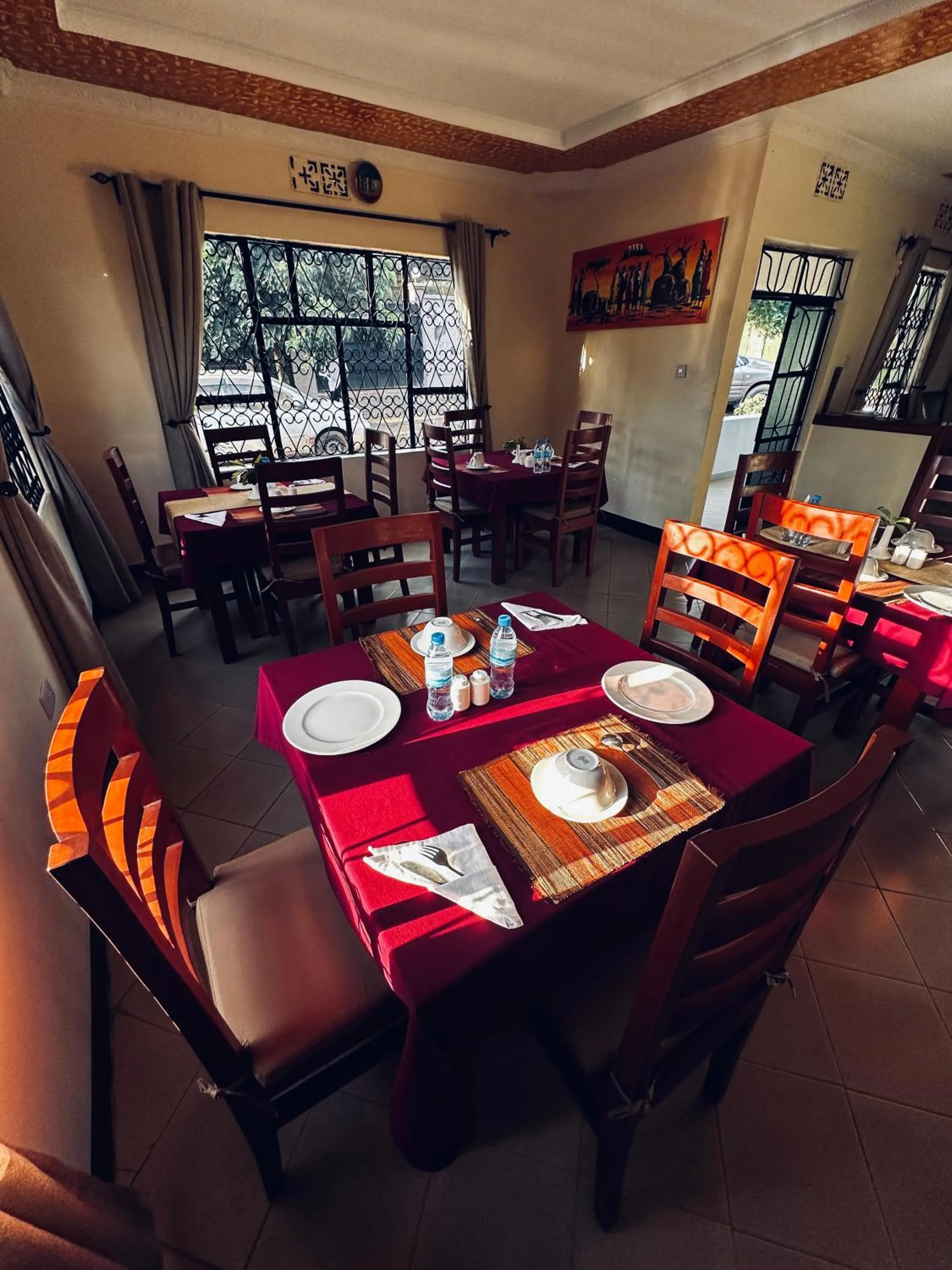 Restaurant/places to eat in Wademac Arusha Inn Hotel