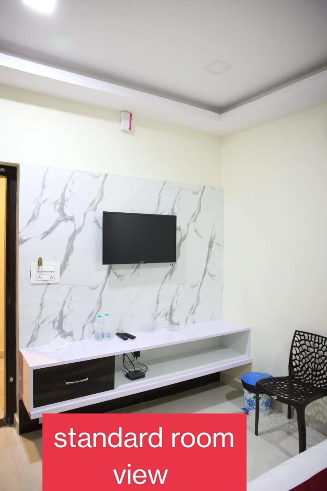 TV and multimedia in Sunshine International Boarding & Lodging