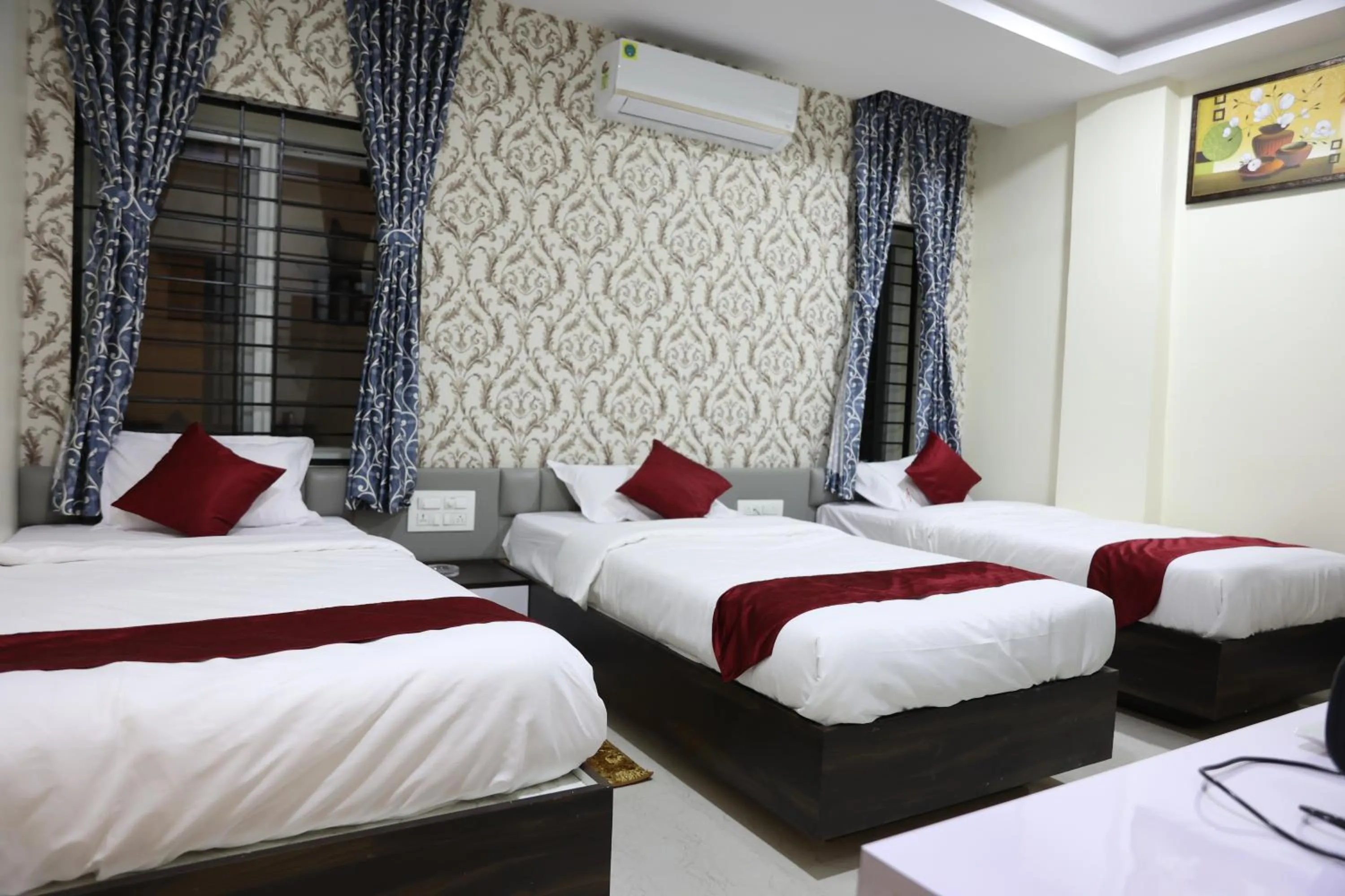 Coffee/tea facilities, Bed in Sunshine International Boarding & Lodging