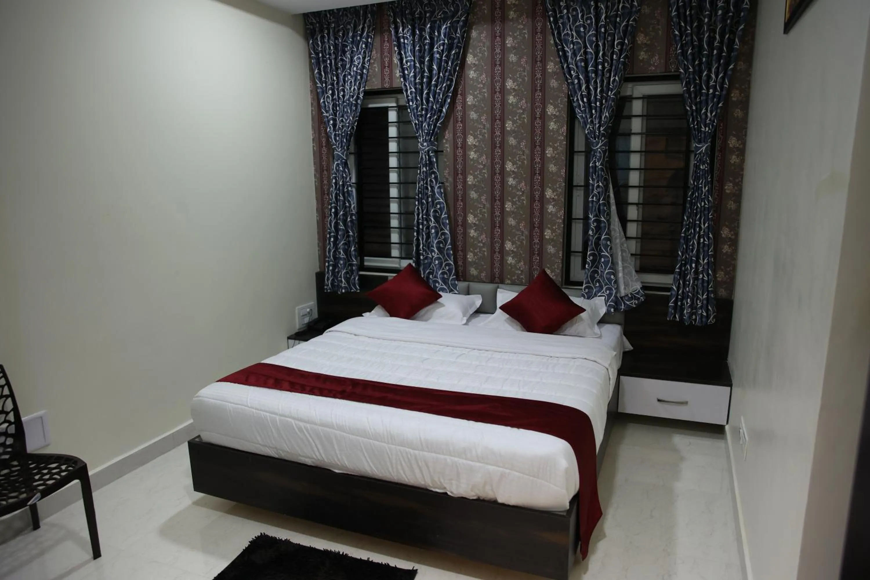 Bed in Sunshine International Boarding & Lodging