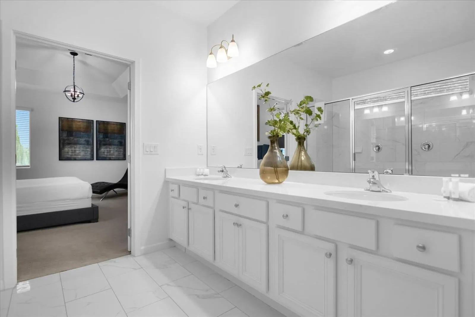 Bathroom in 5BR Family Home with Pool & Hot Tub Near Disney