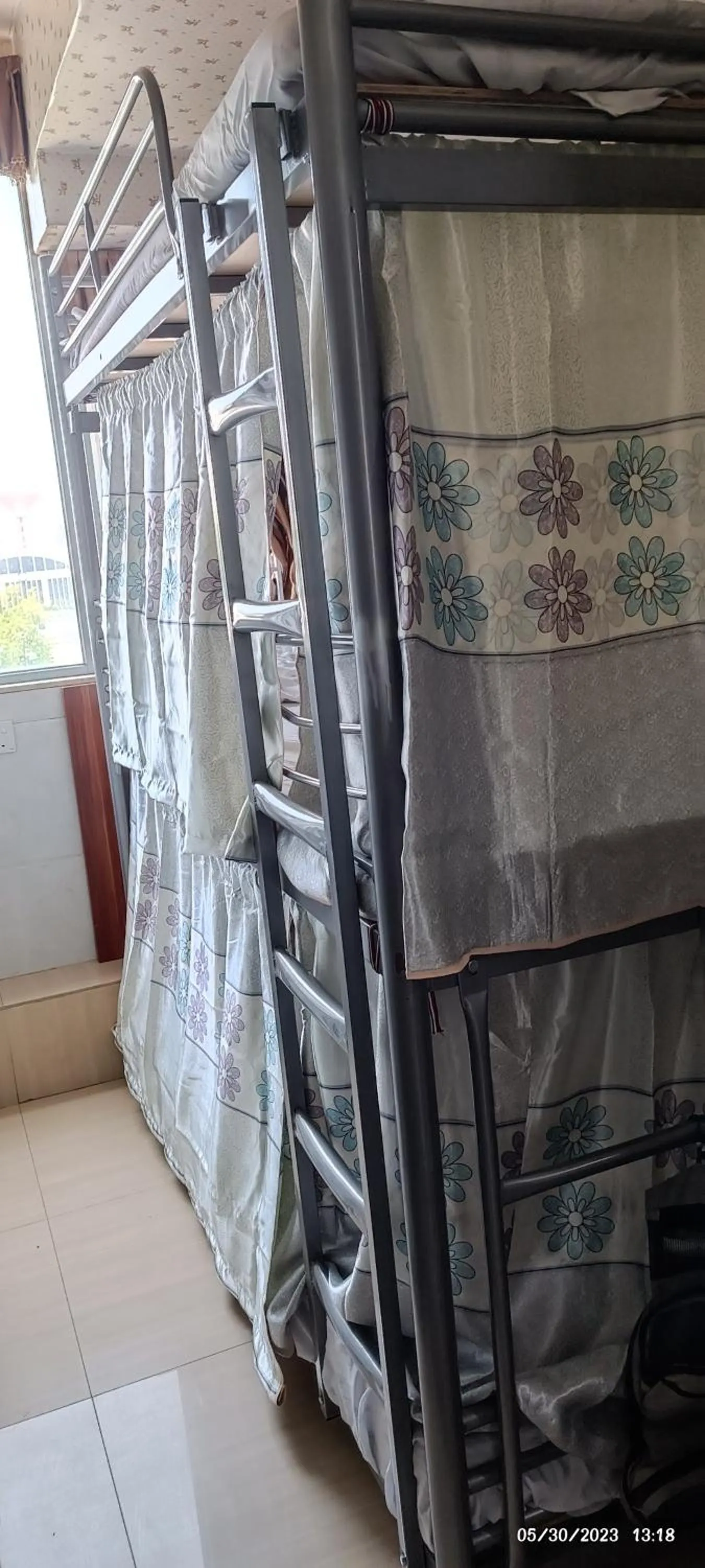 bunk bed in The Cultural Crashpad - 康乃馨旅館