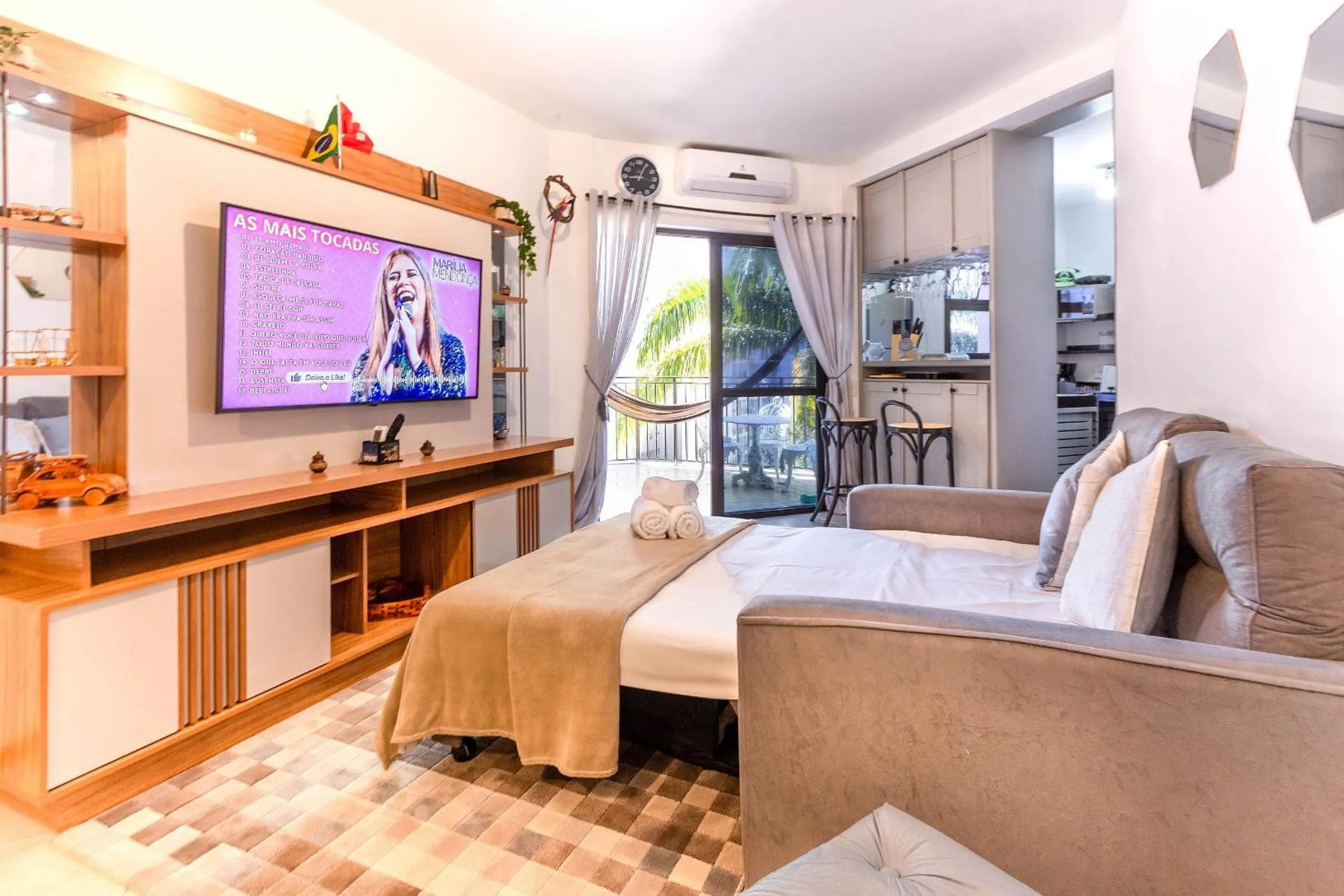 TV and multimedia in Perto da praia c/ Piscina!