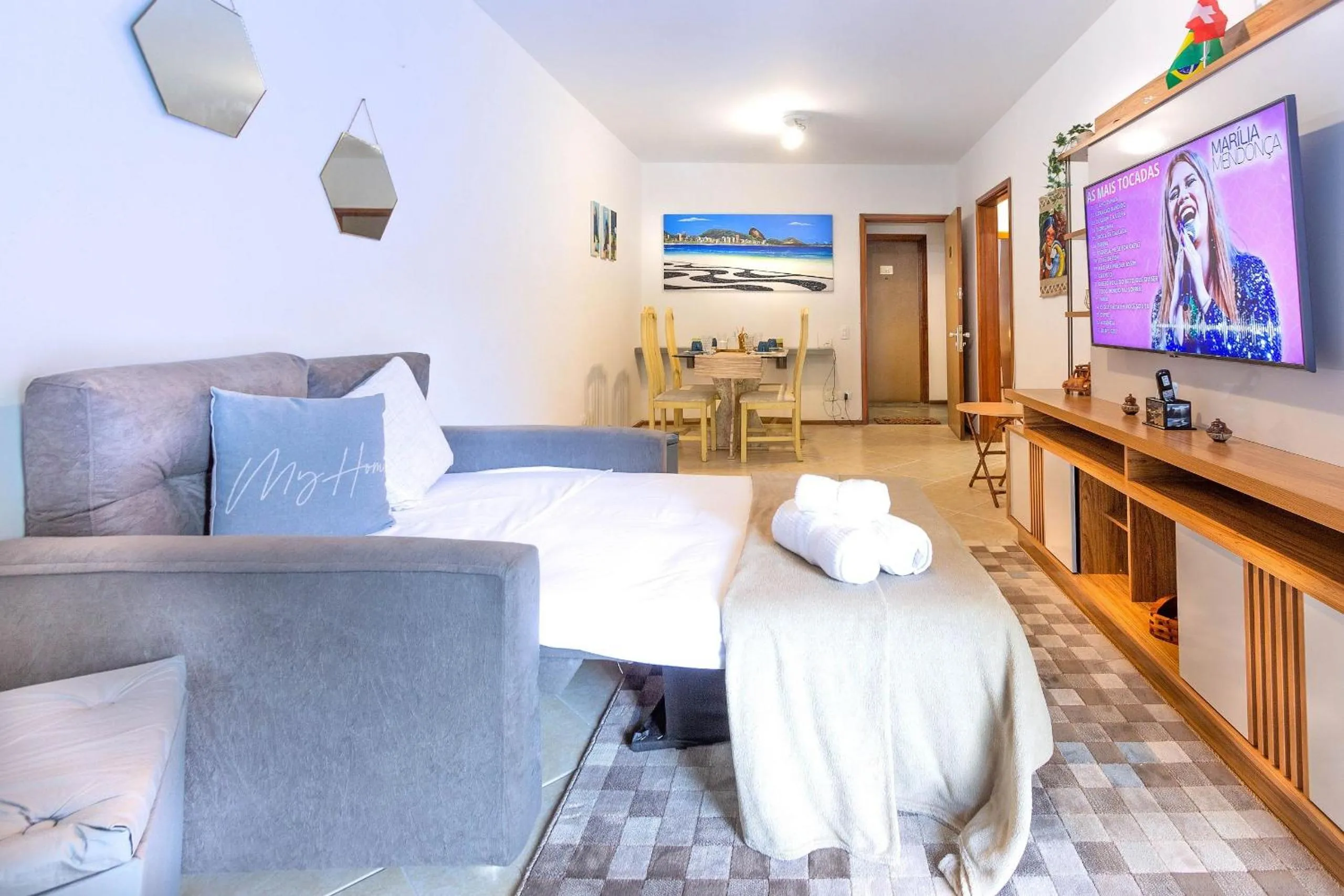 TV and multimedia in Perto da praia c/ Piscina!