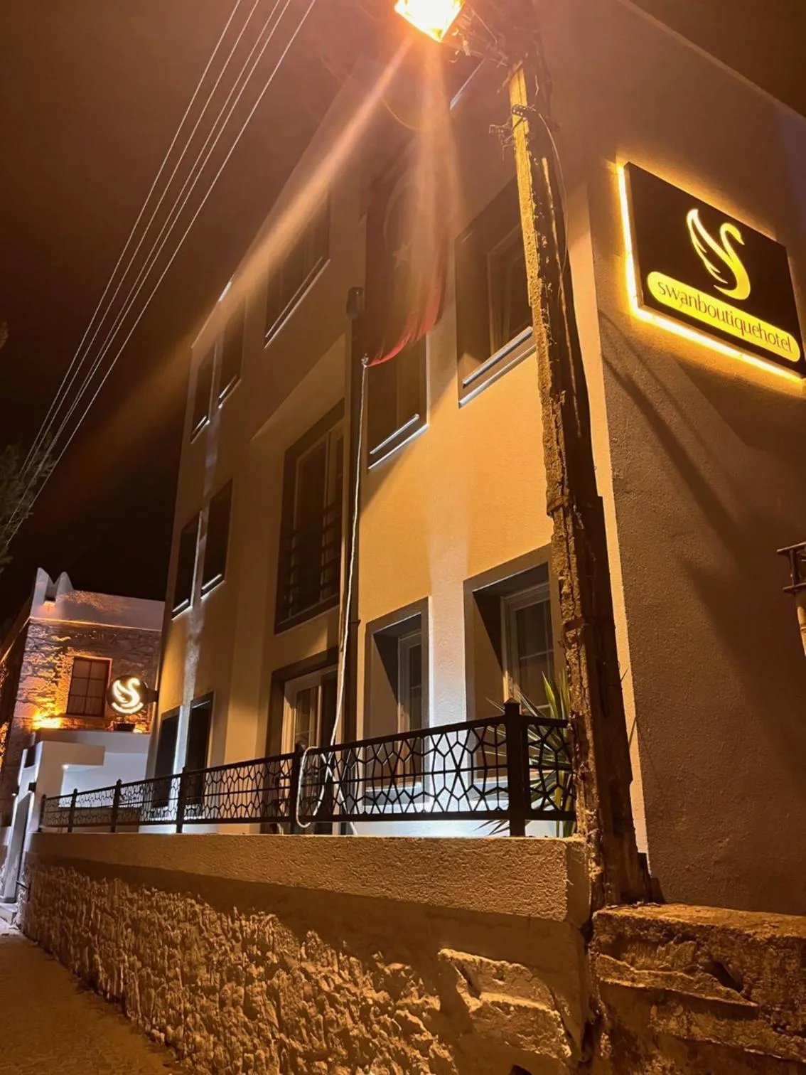 Property building in Swan Boutique Hotel