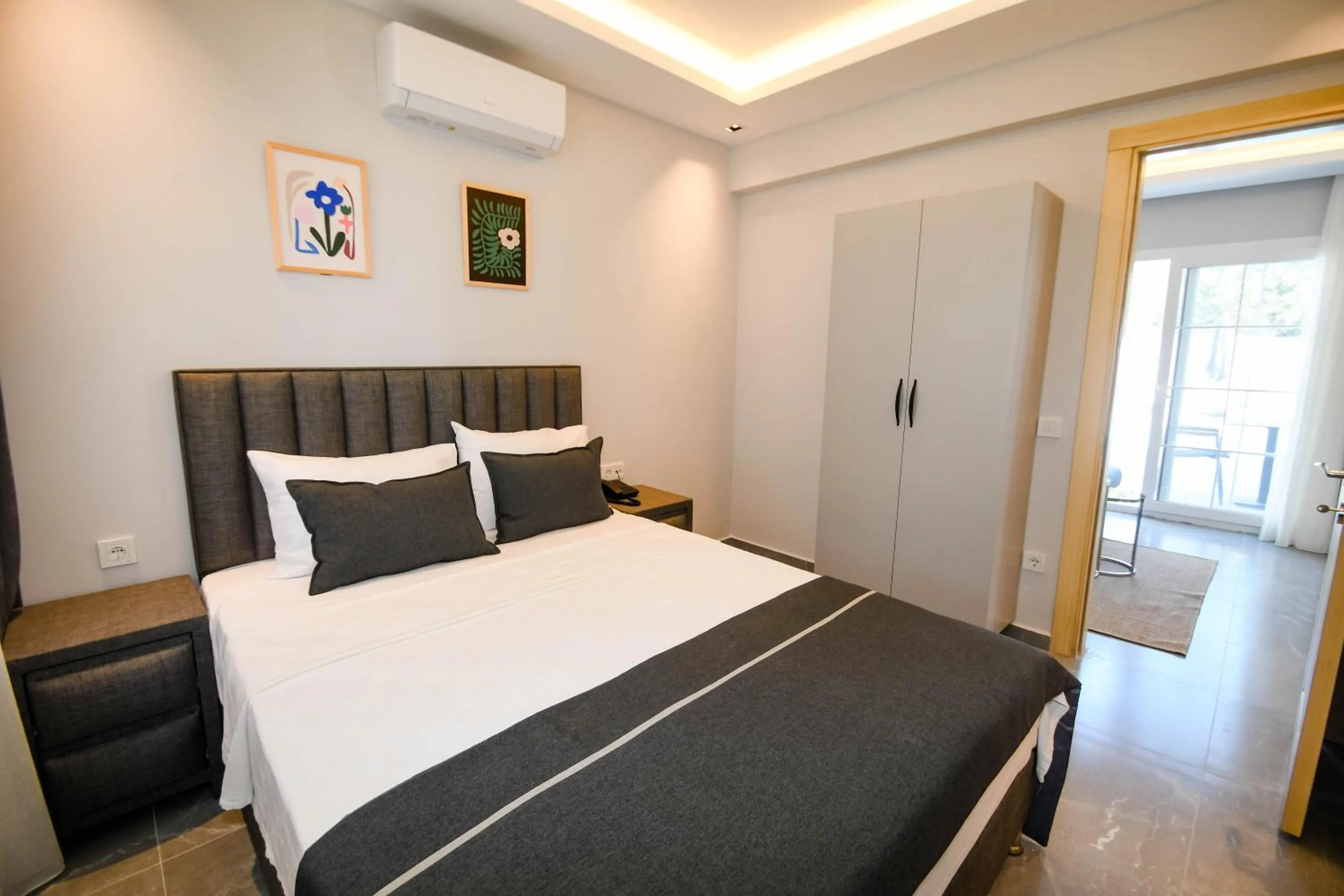 Bedroom, Bed in Swan Boutique Hotel