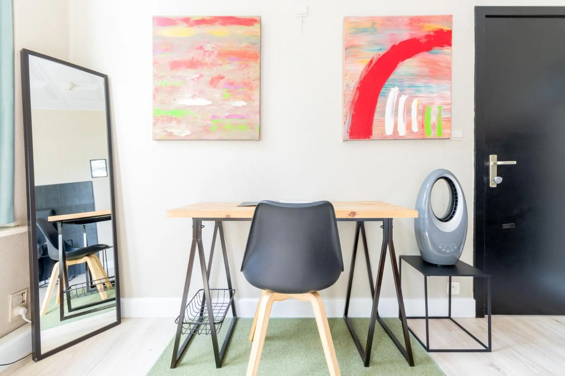 Bedroom in Hotel Entree - Canal View Bruges