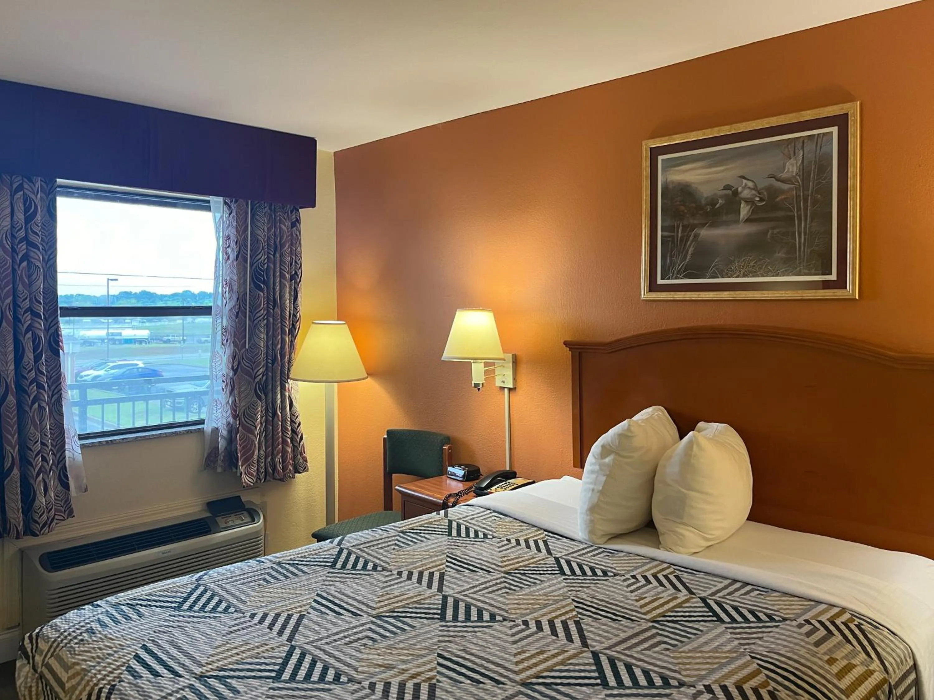 Bedroom, Bed in Motel 6 Morrilton, AR