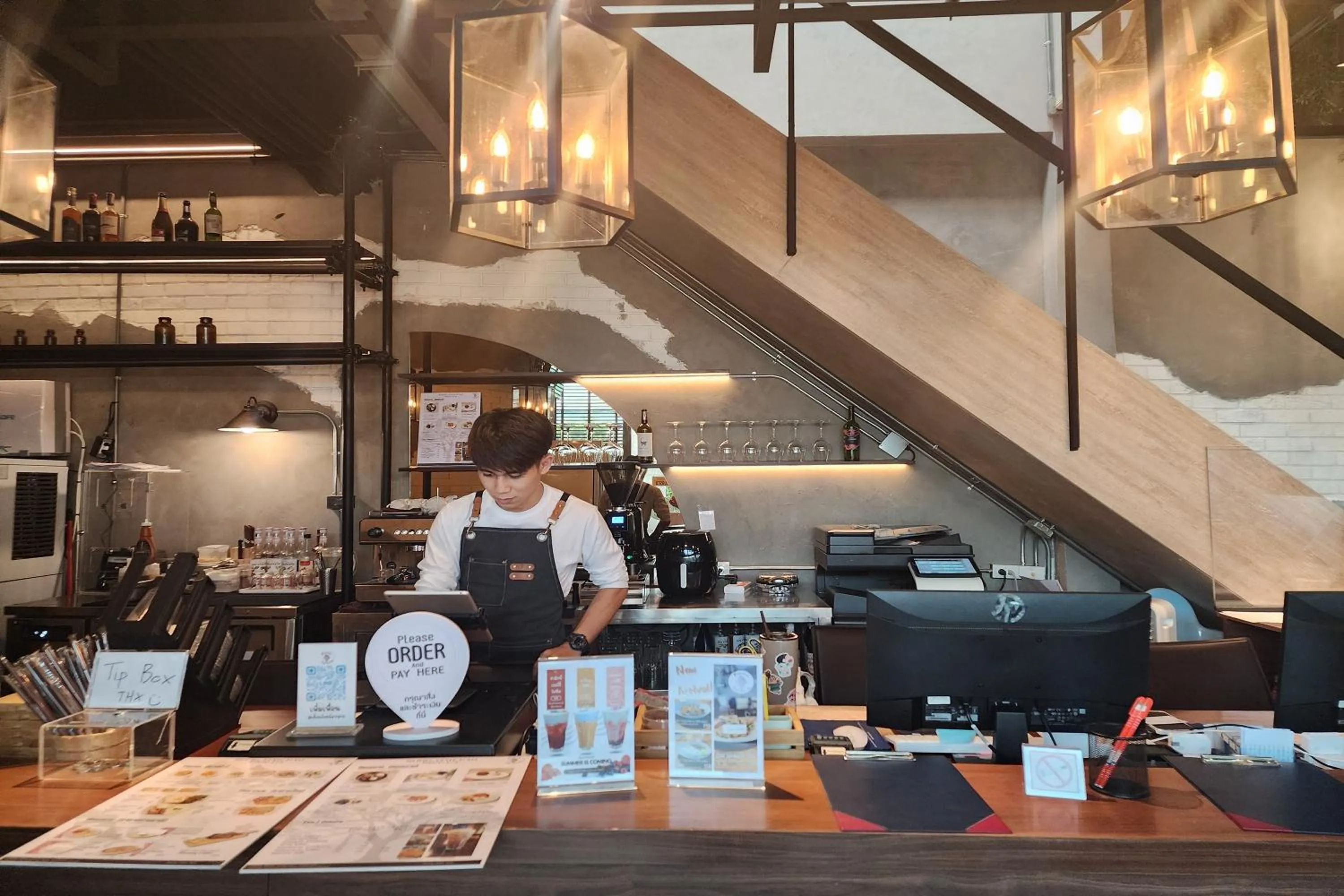 Lounge or bar in J PLACE HOTEL