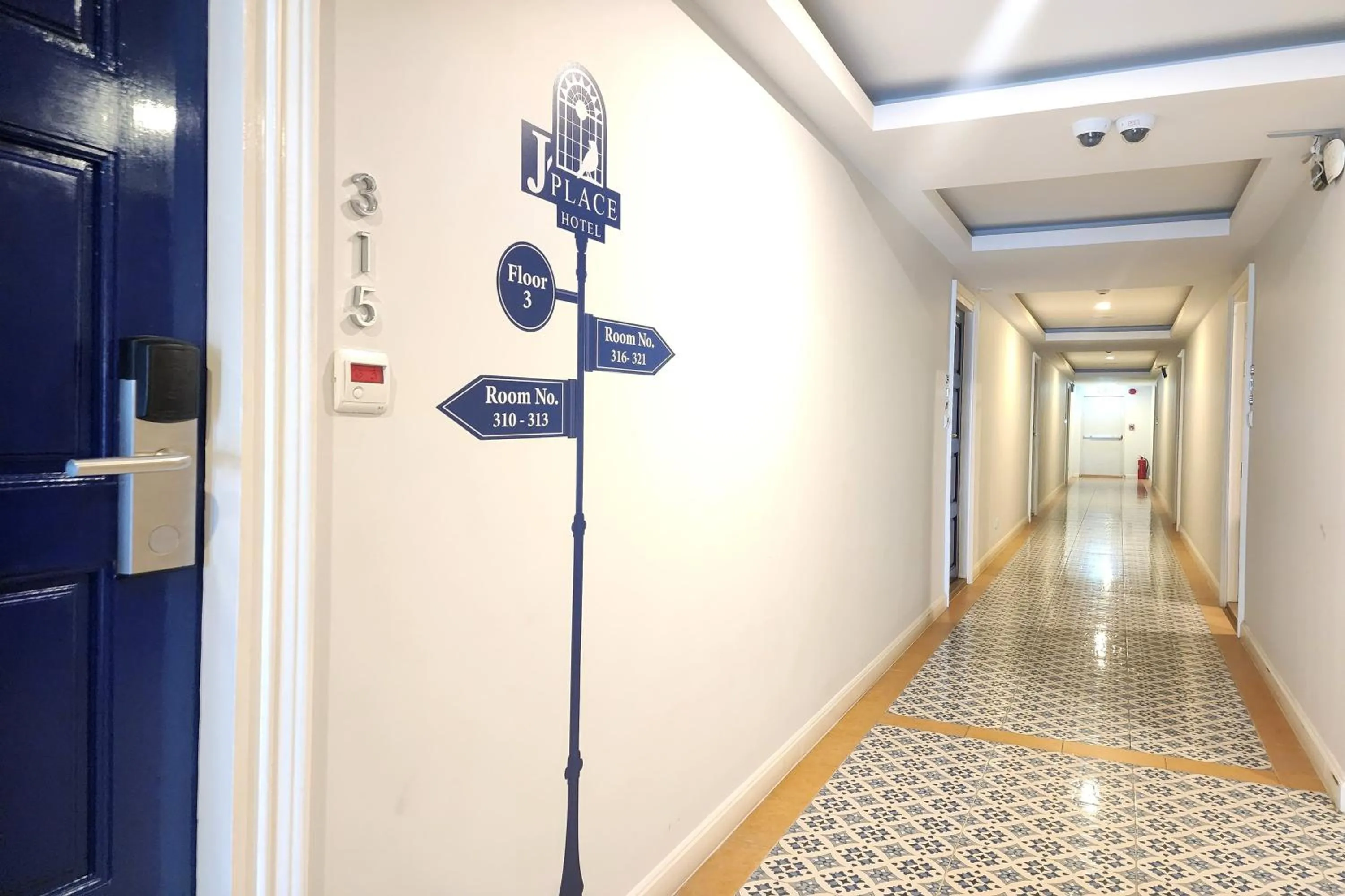 Property building in J PLACE HOTEL