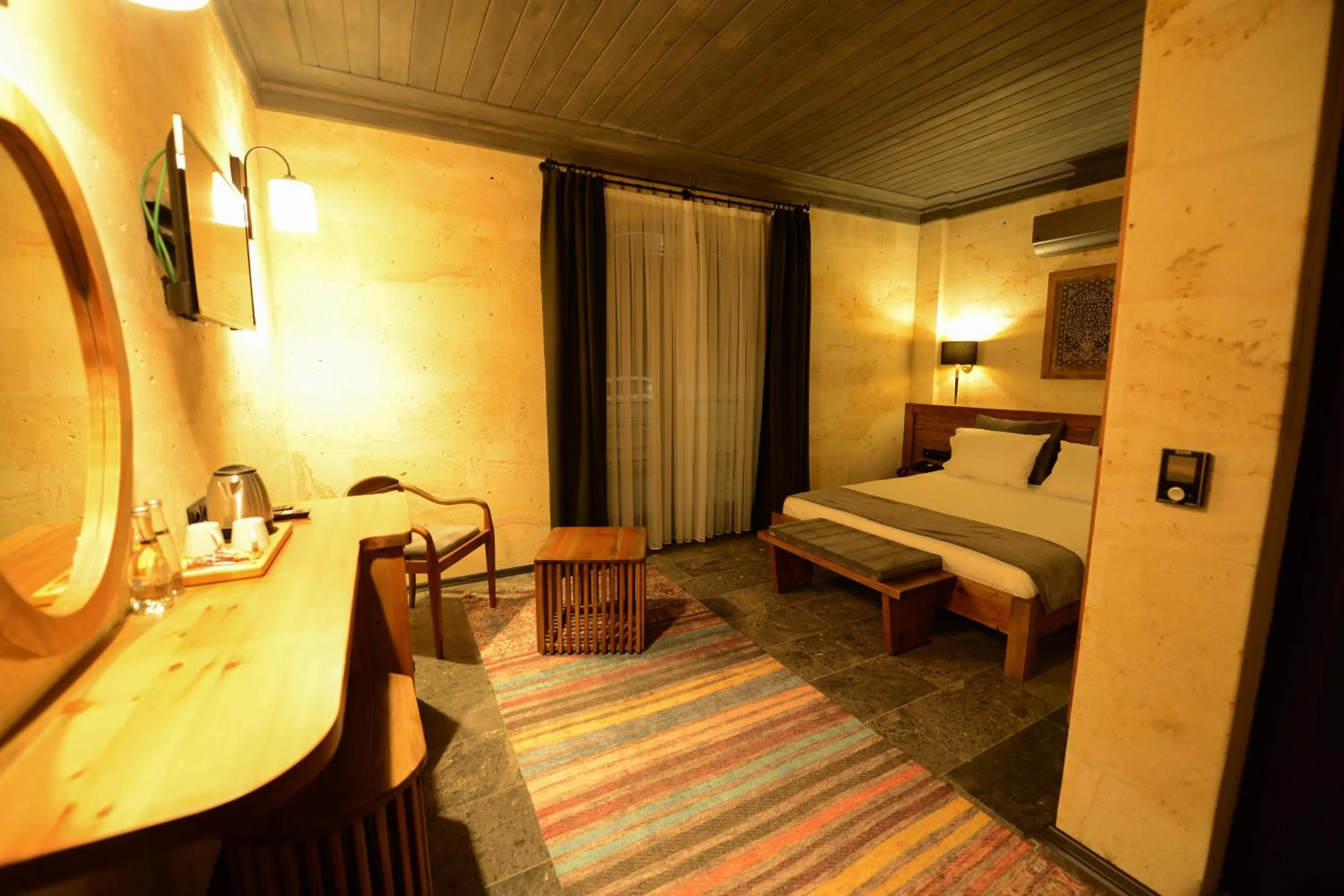 Photo of the whole room, Bed in Perla Cappadocia