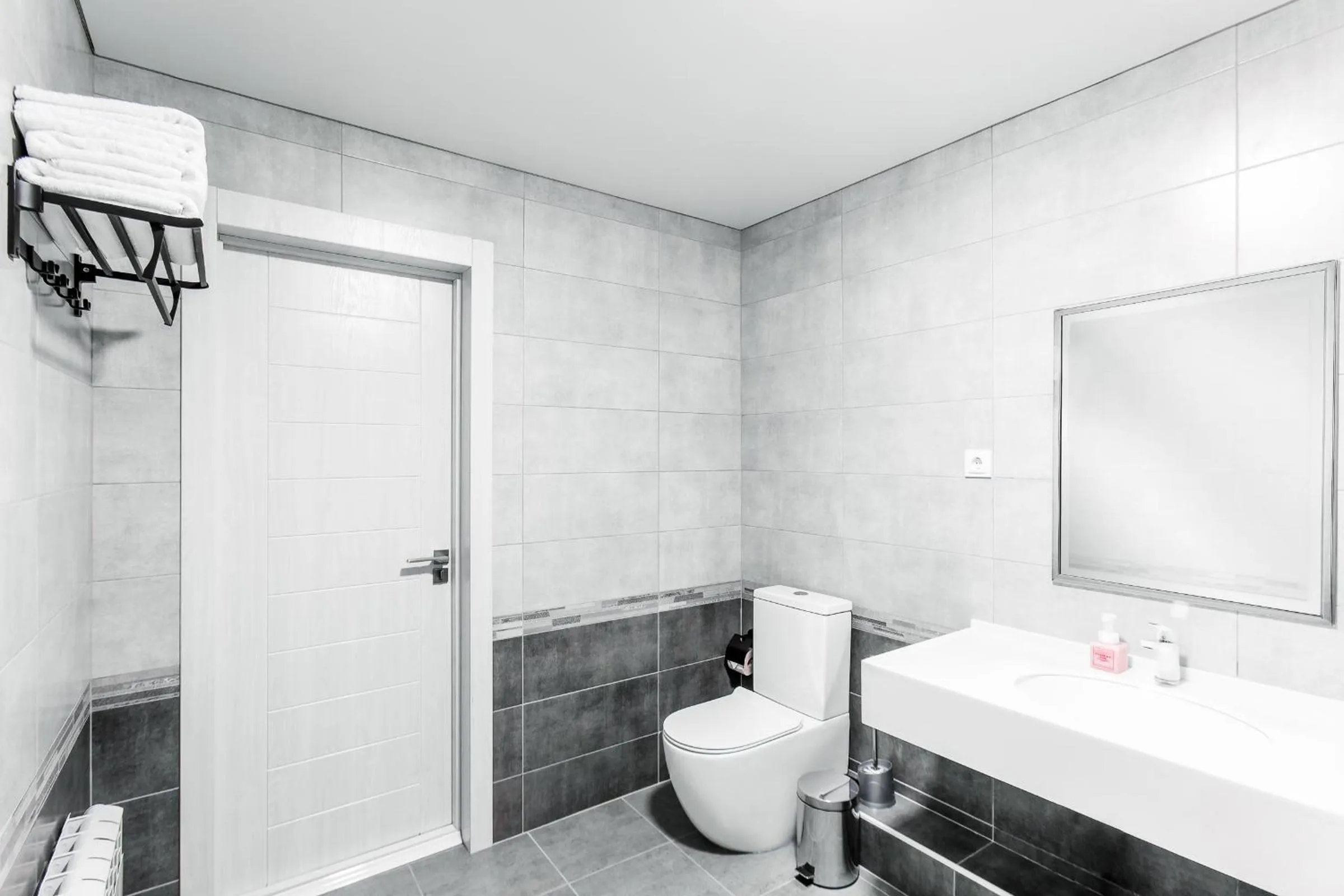 Toilet in RICH PARK HOTEL