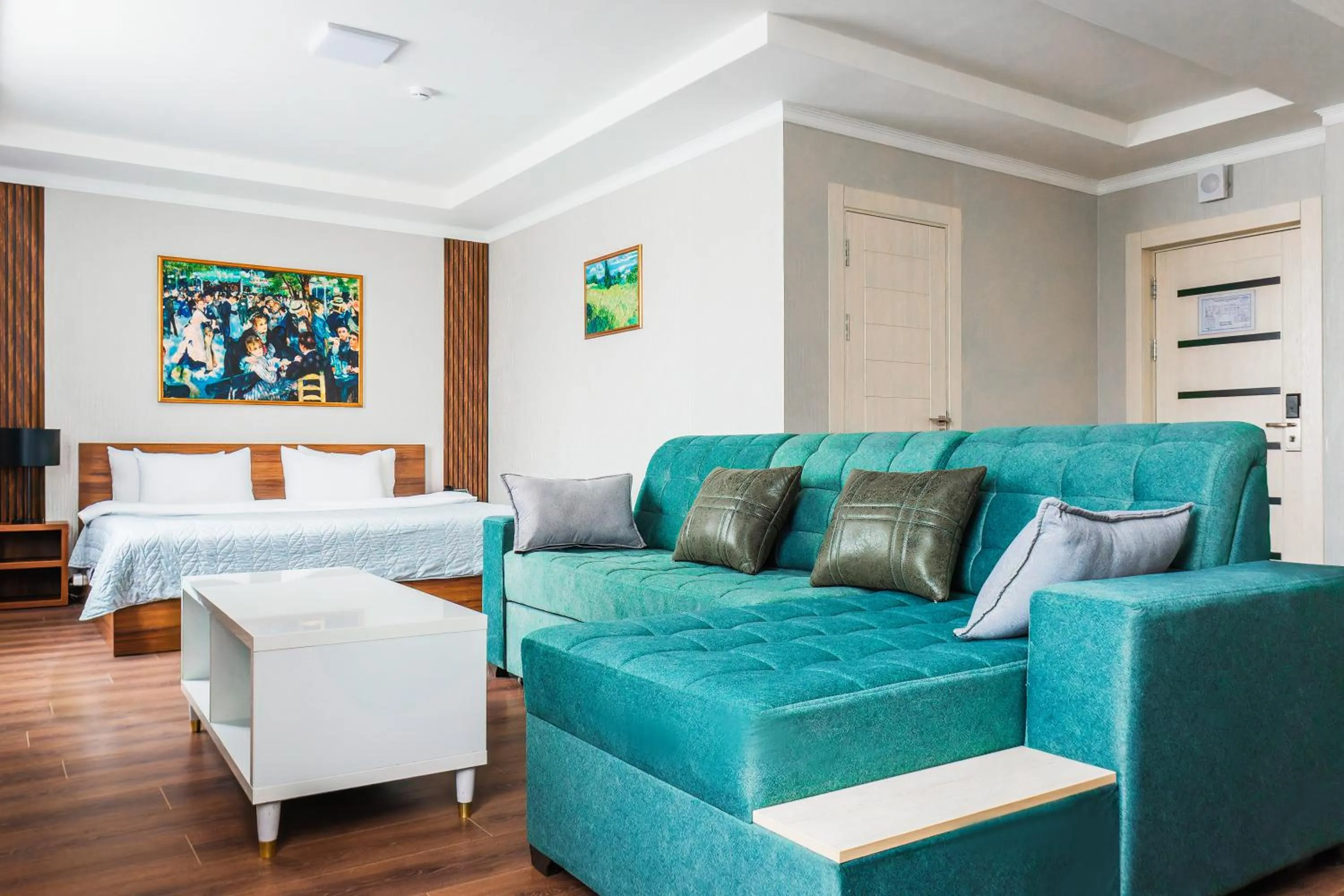 Seating area in RICH PARK HOTEL