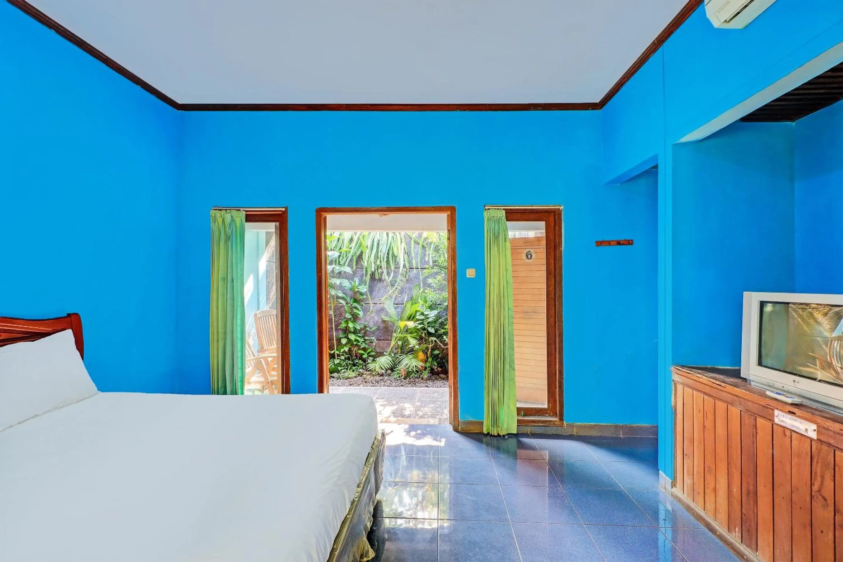 Bedroom, Bed in Hotel O Mustika