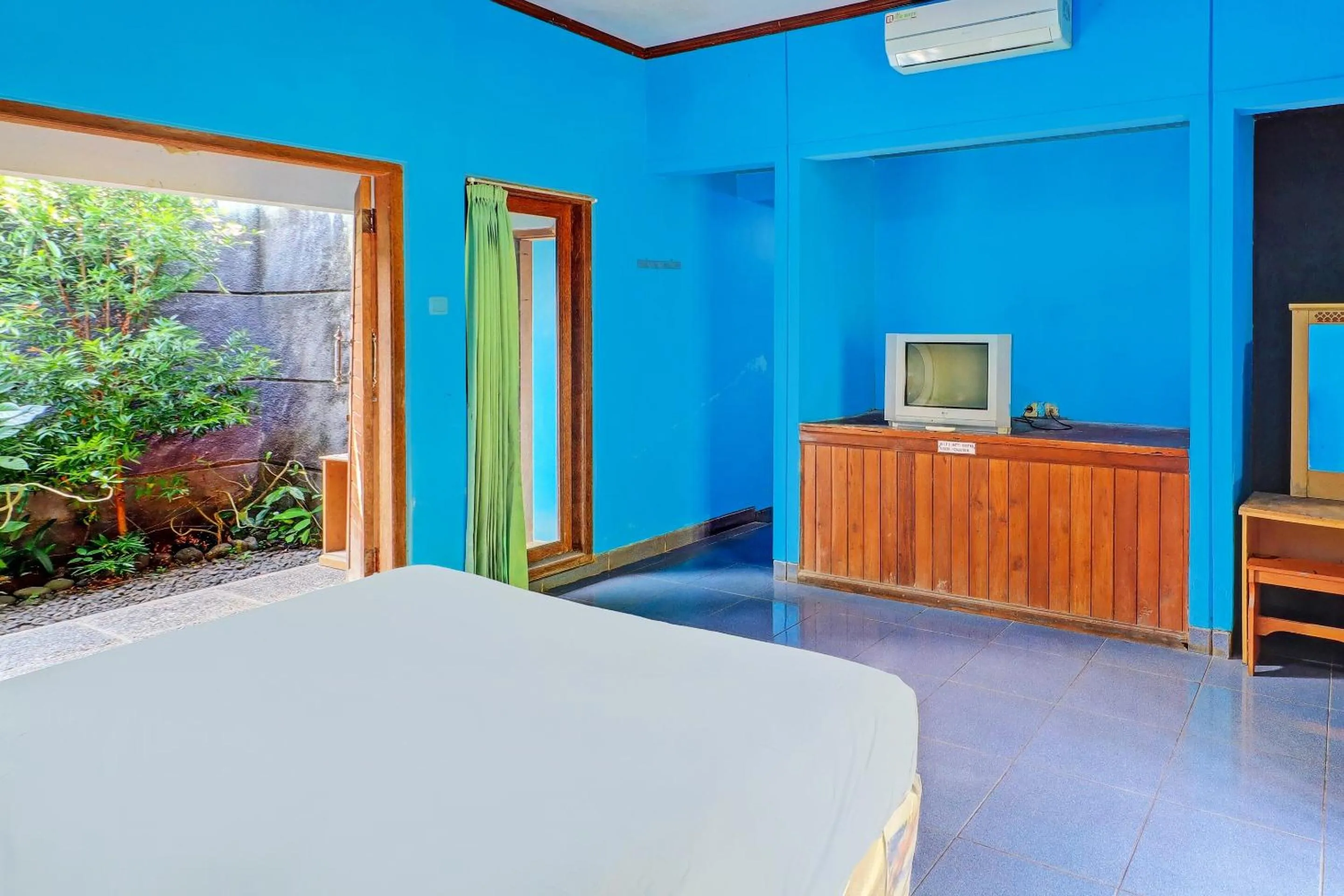 Bedroom, Bed in Hotel O Mustika