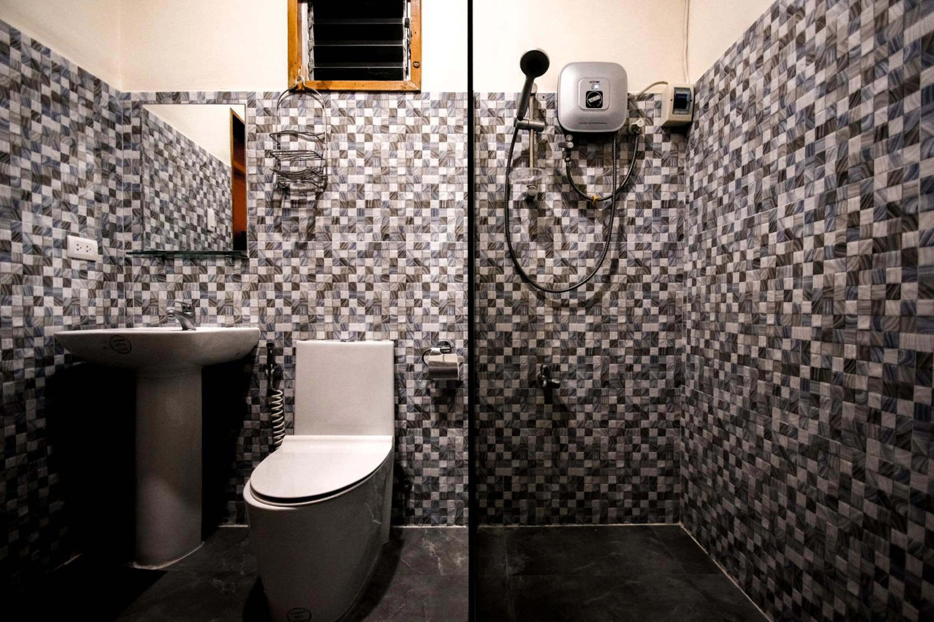 Bathroom in Ana-as Apartelle (GGL)