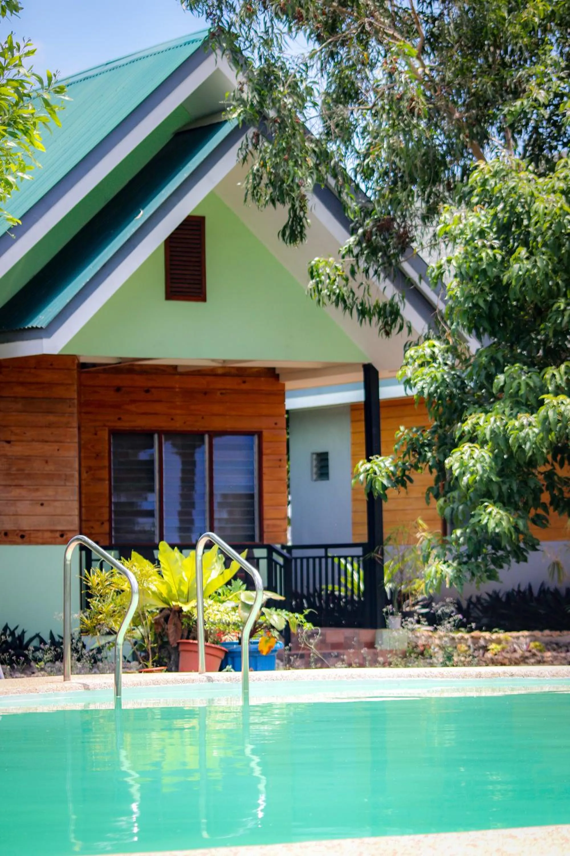 Property building in Ana-as Apartelle (GGL)