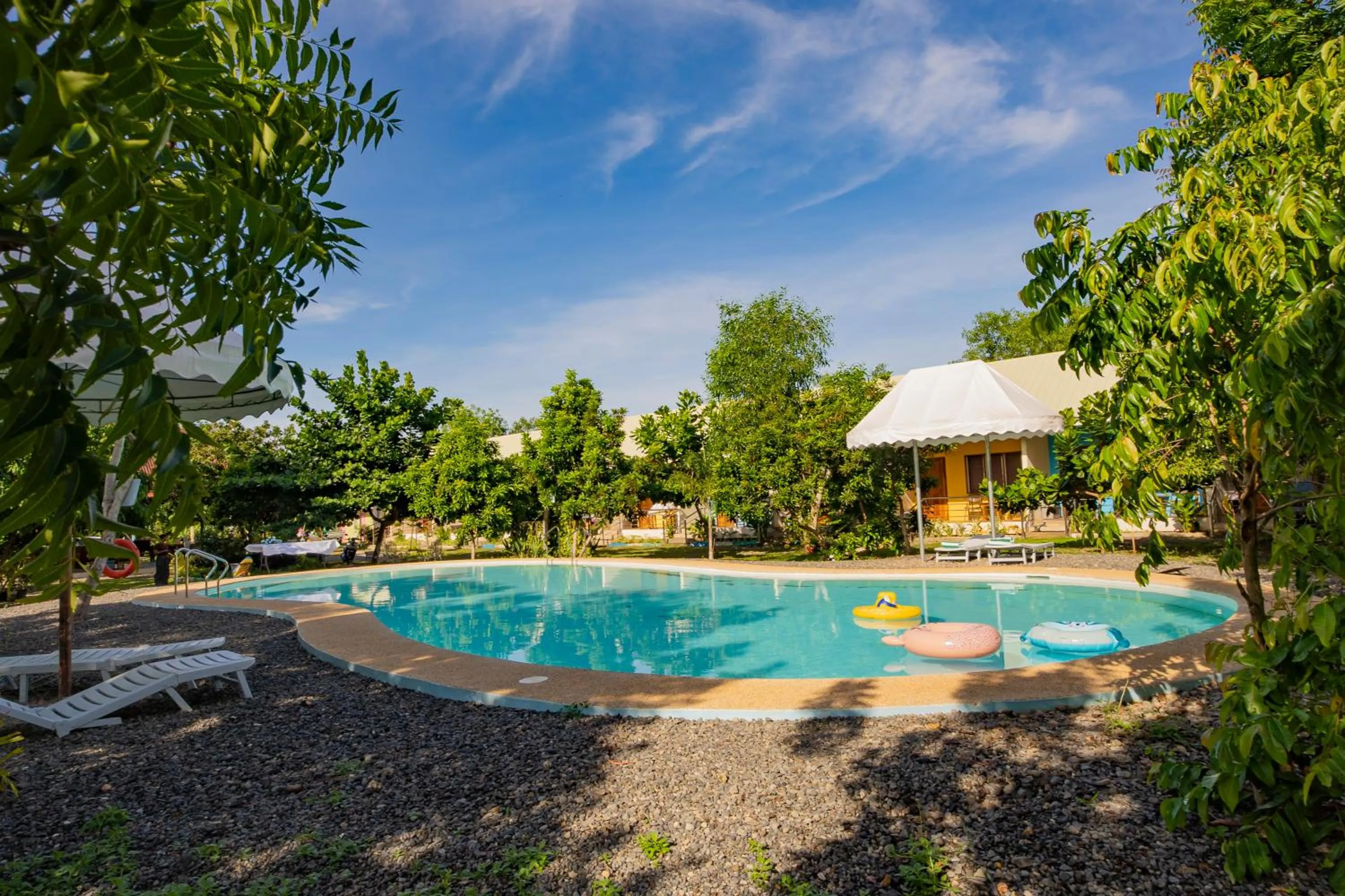 Property building in Ana-as Apartelle (GGL)