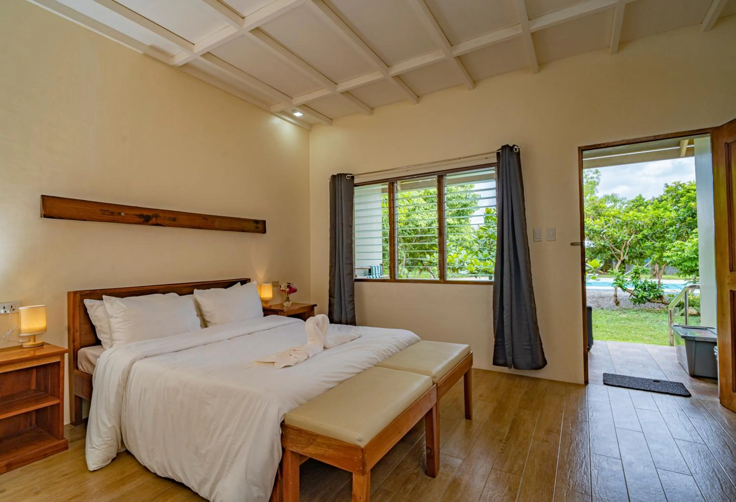 Photo of the whole room, Bed in Ana-as Apartelle (GGL)