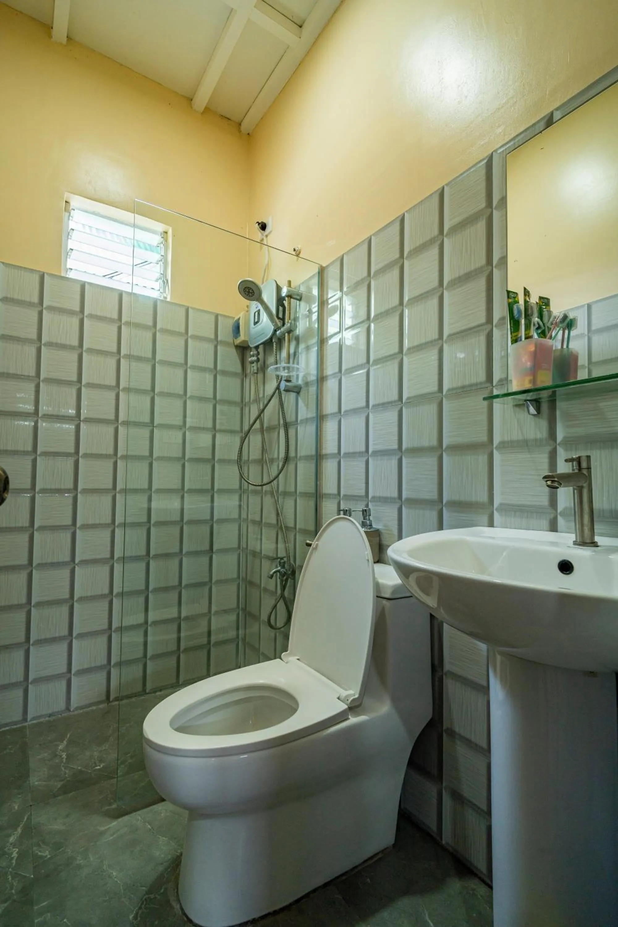 Bathroom in Ana-as Apartelle (GGL)