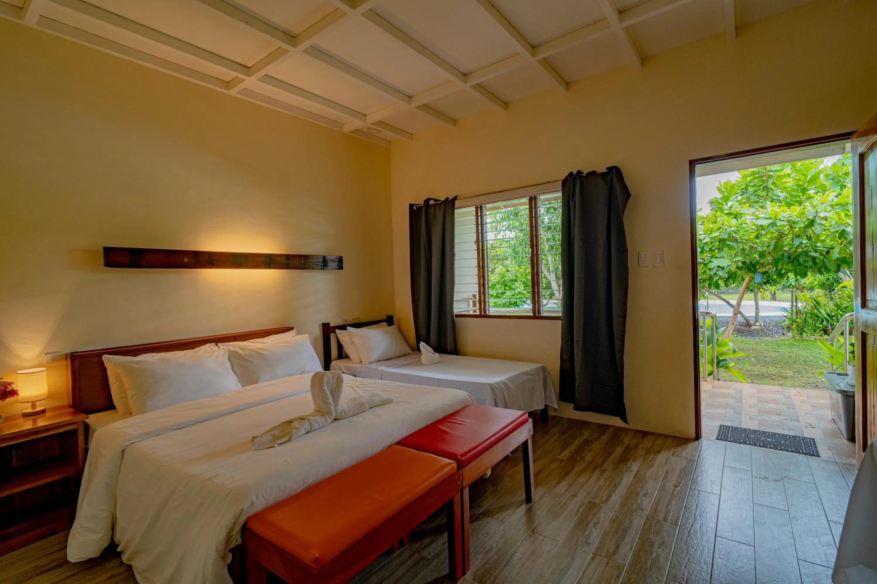 Photo of the whole room, Bed in Ana-as Apartelle (GGL)