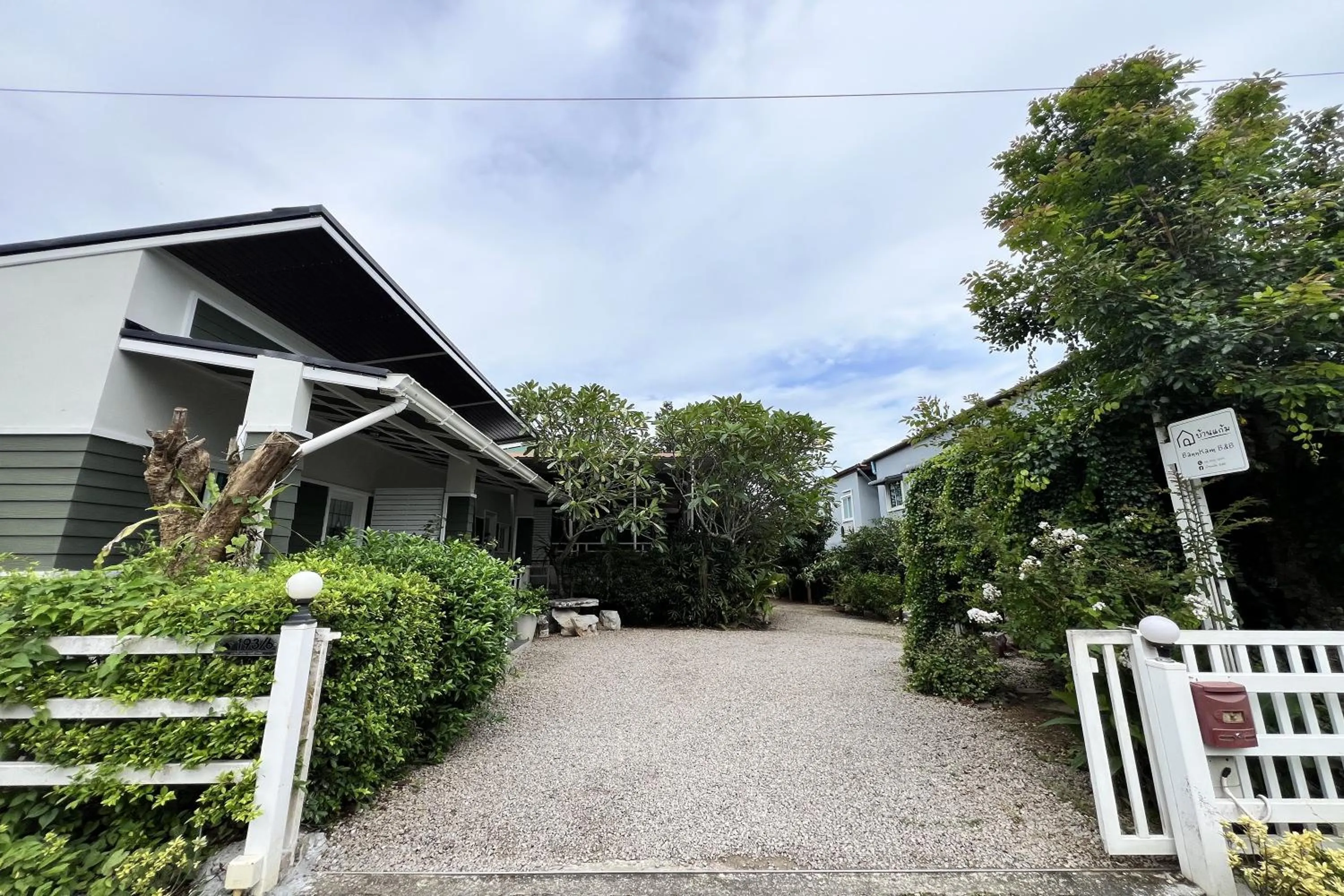 Property building in Bann Kam B&B