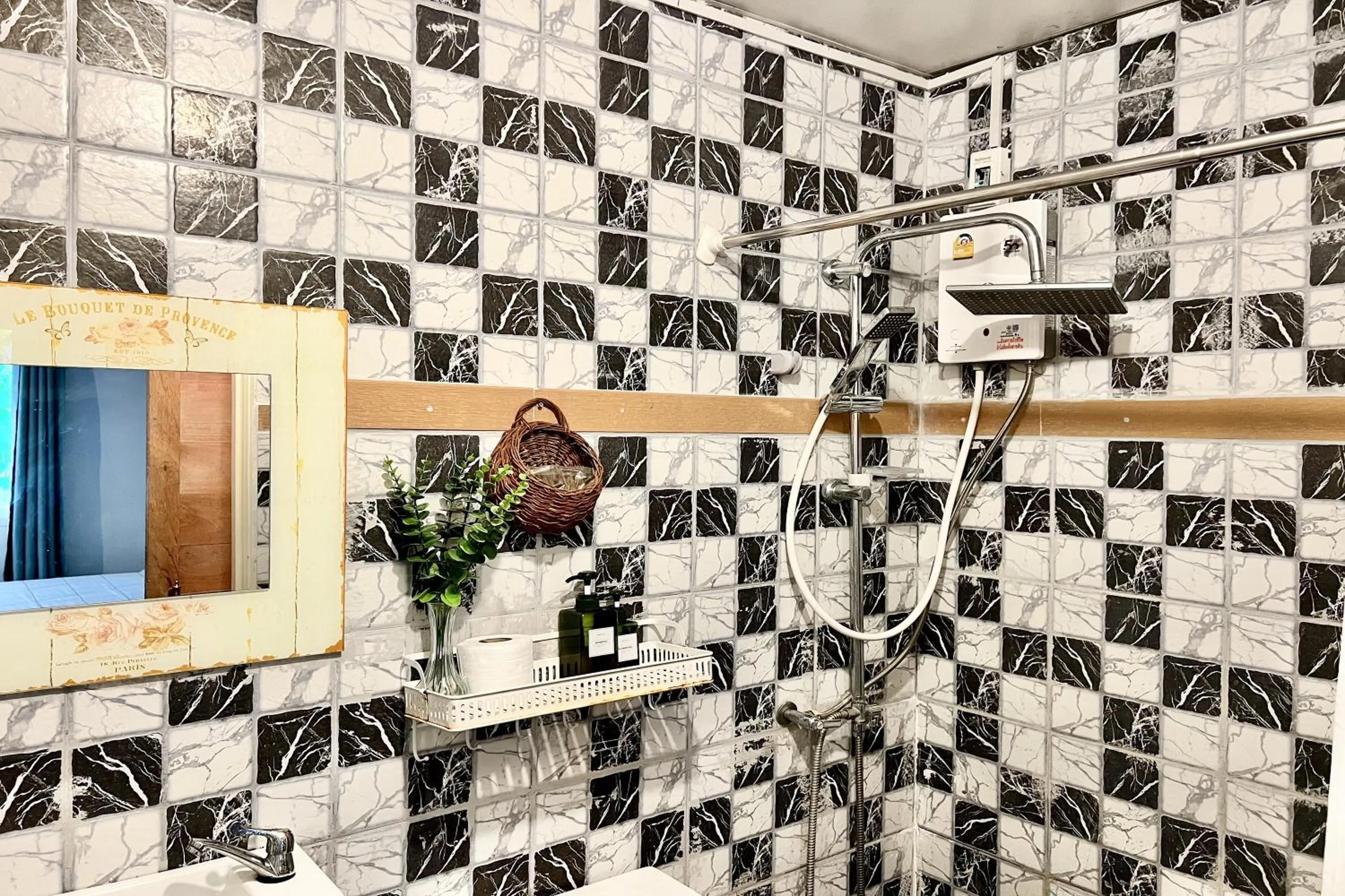 Shower in Bann Kam B&B