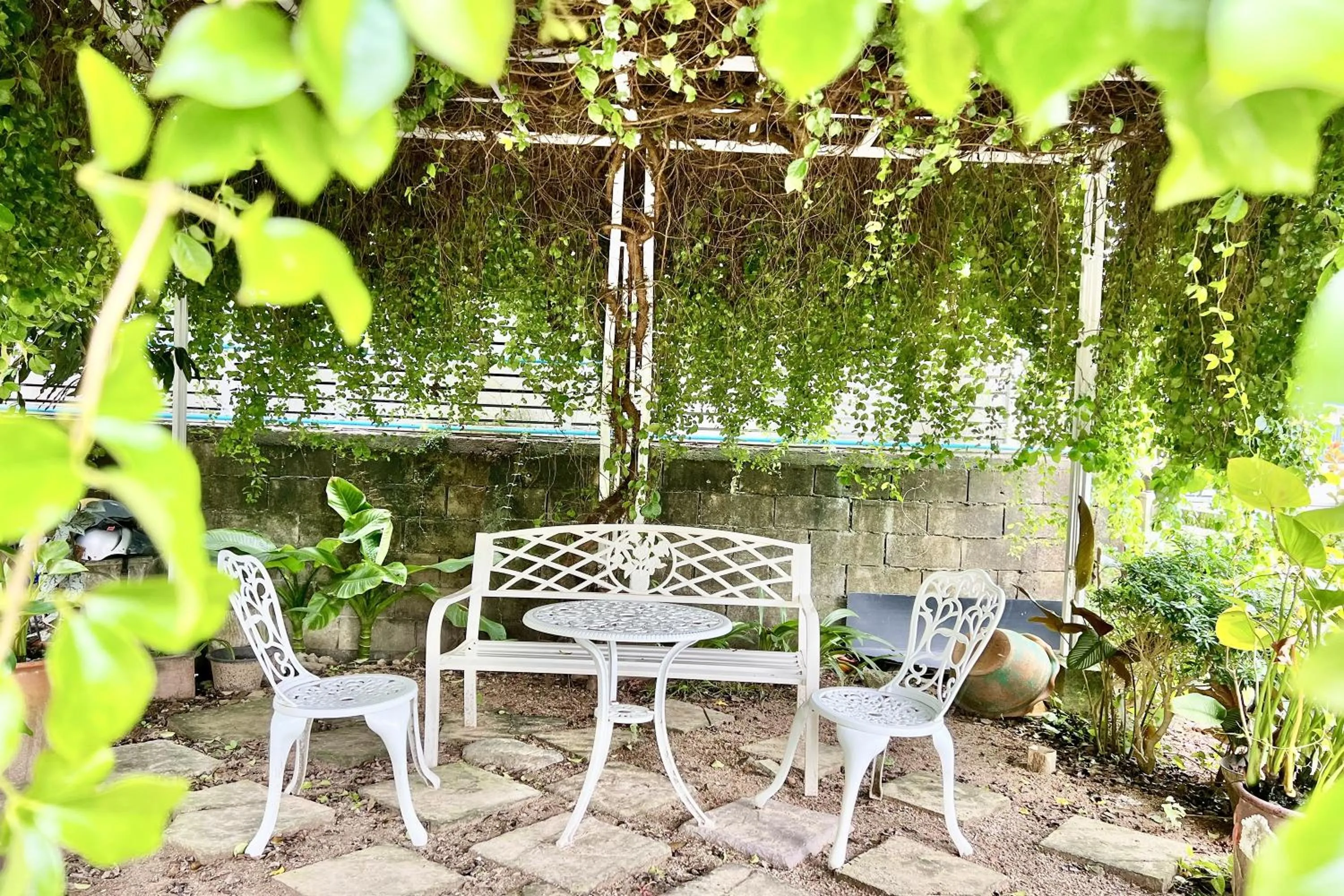 Patio in Bann Kam B&B