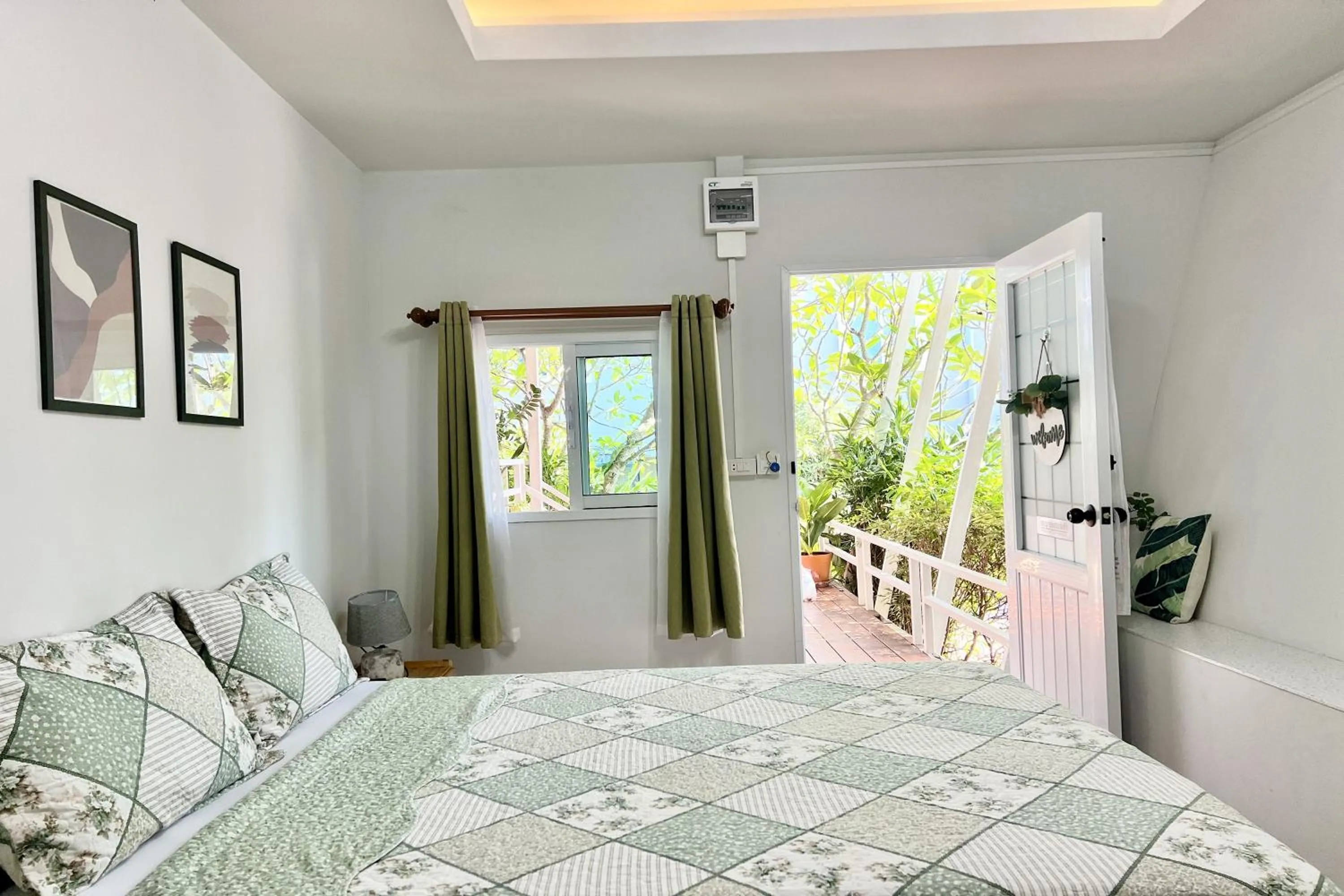 Photo of the whole room, Bed in Bann Kam B&B