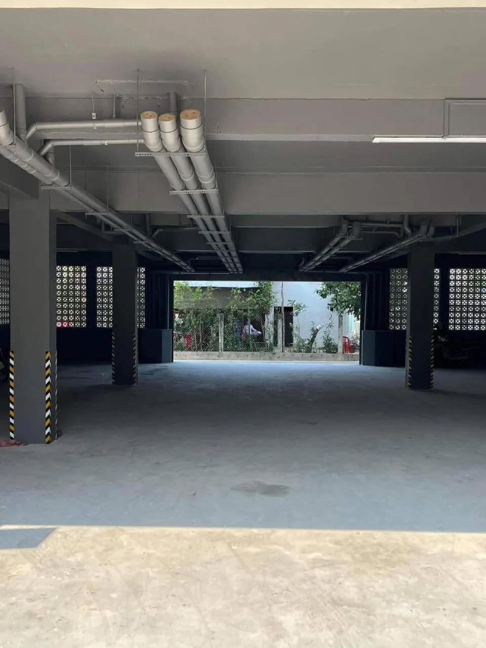 Parking in Hotel Chom Chao City