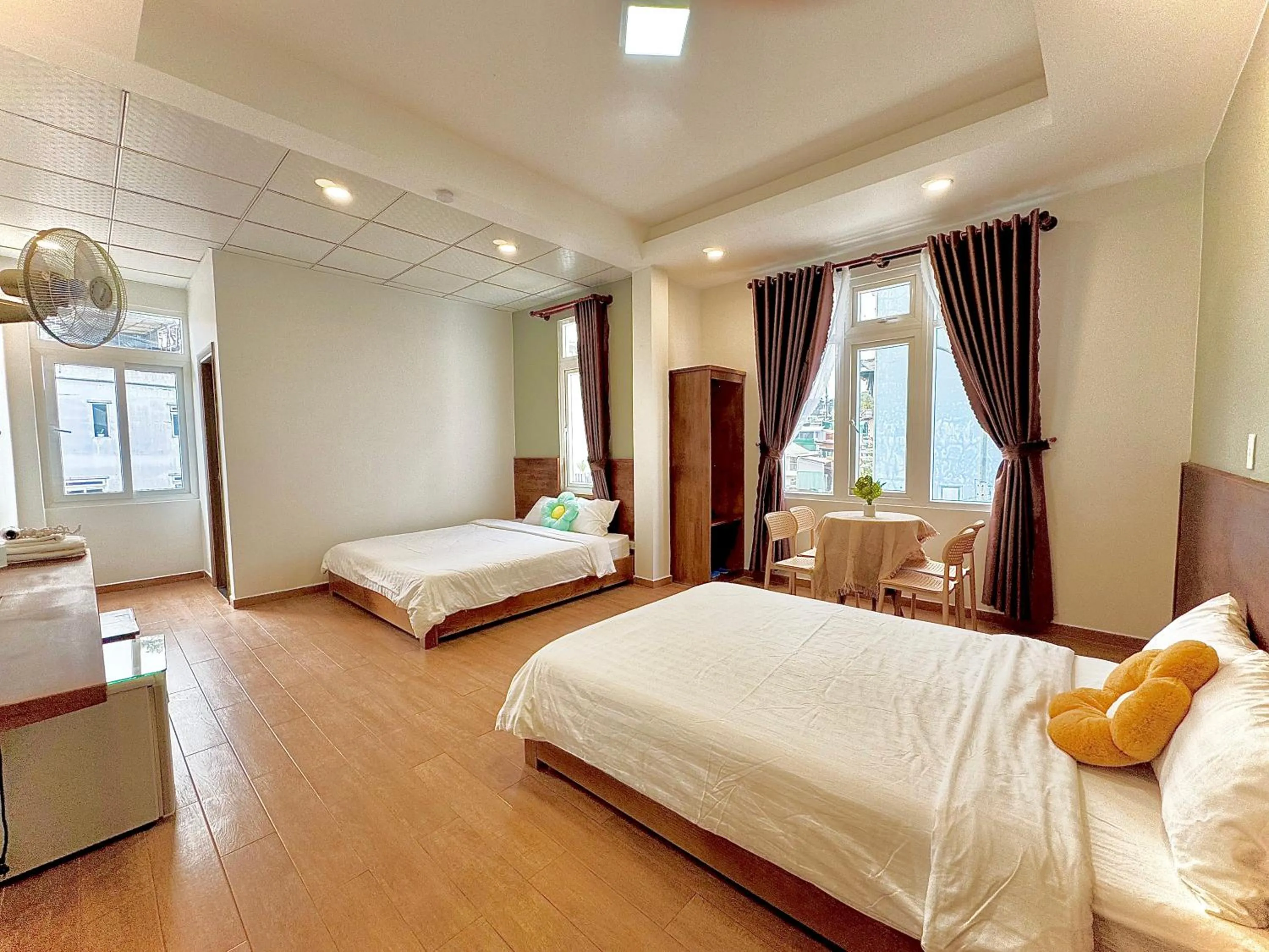 Photo of the whole room, Bed in Quang Minh Dalat Hotel