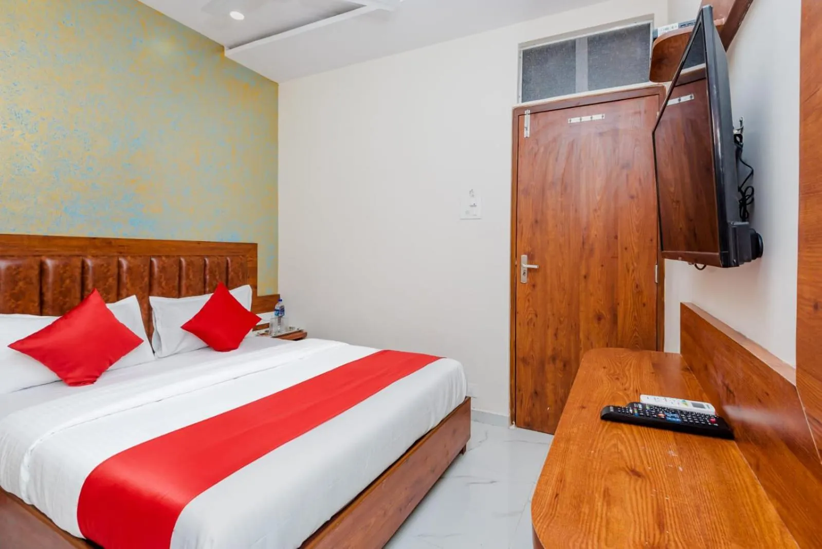 Bed in Hotel Purple Orchid