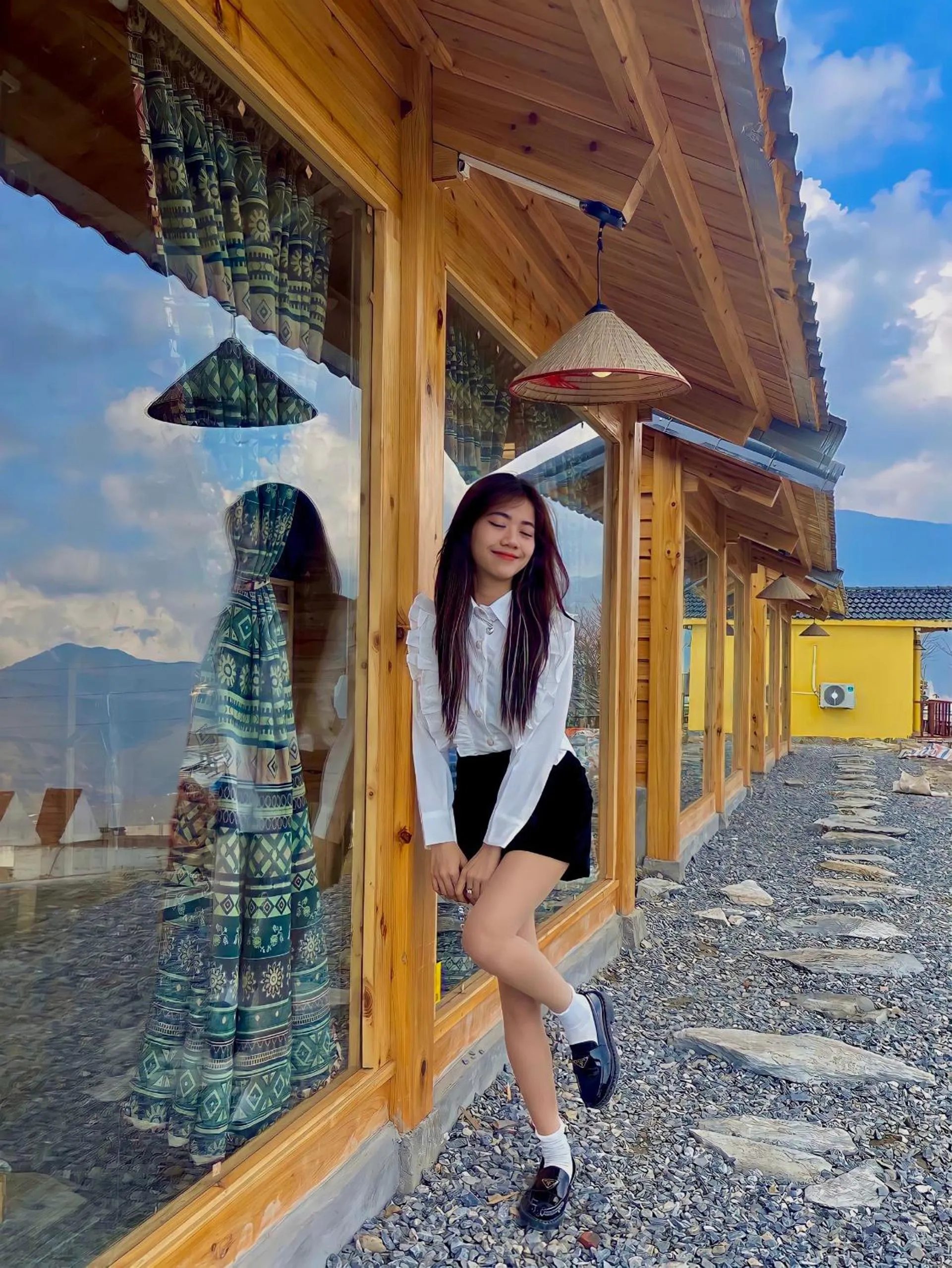 Day in May Home Tà Xùa