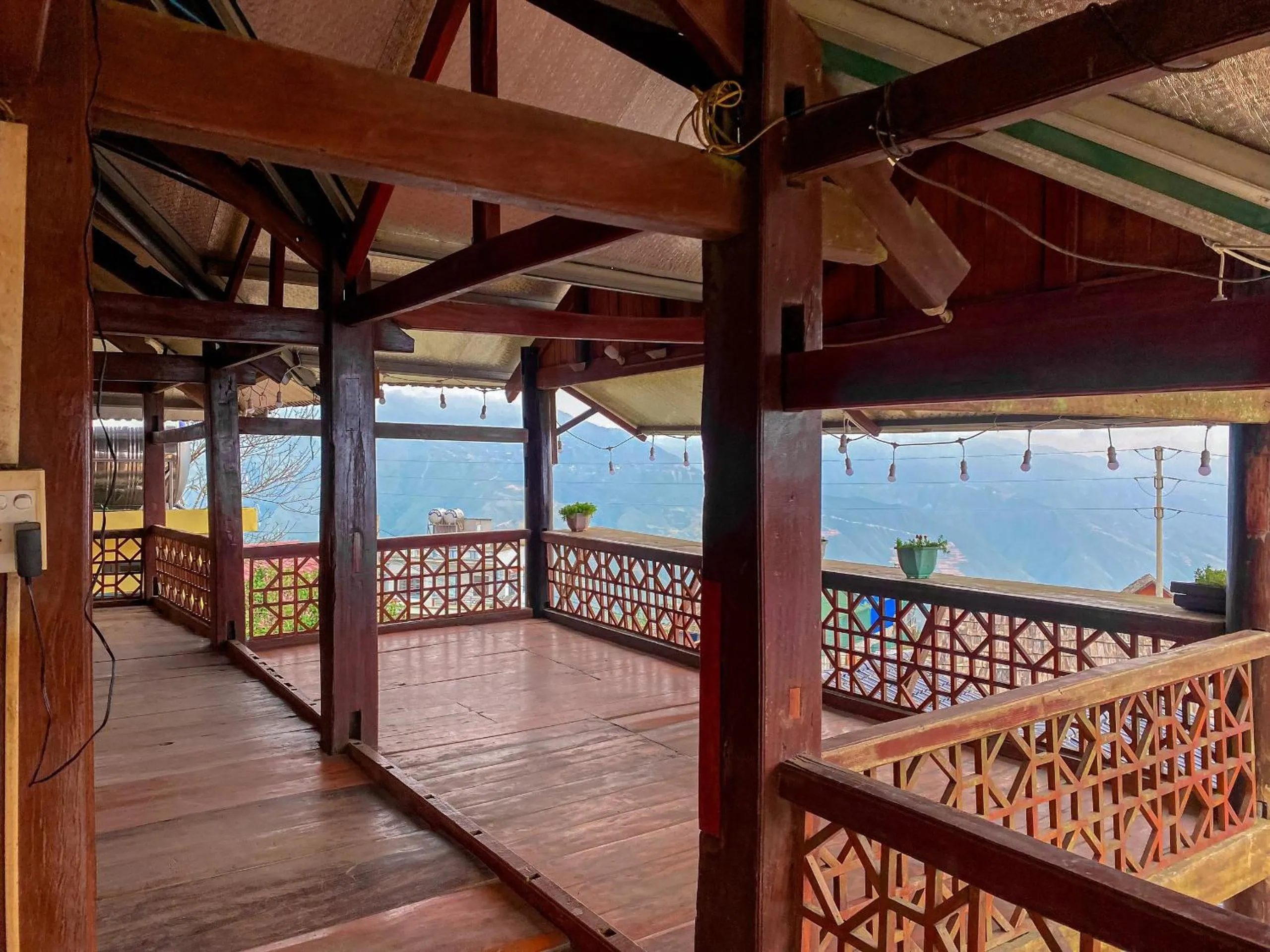 Day in May Home Tà Xùa