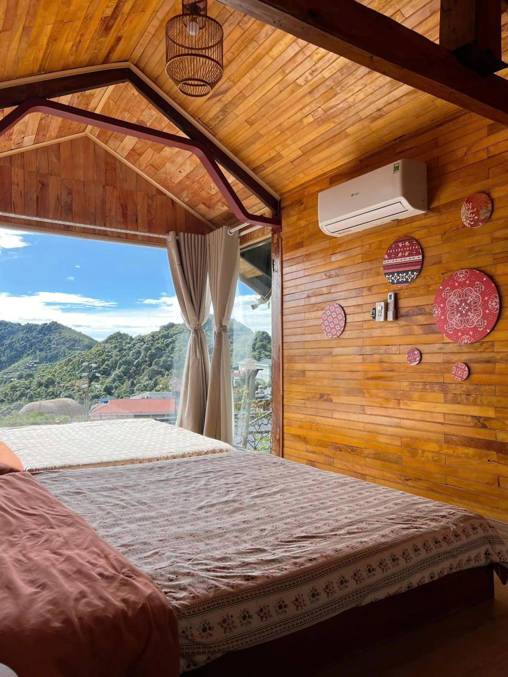 Bed in May Home Tà Xùa