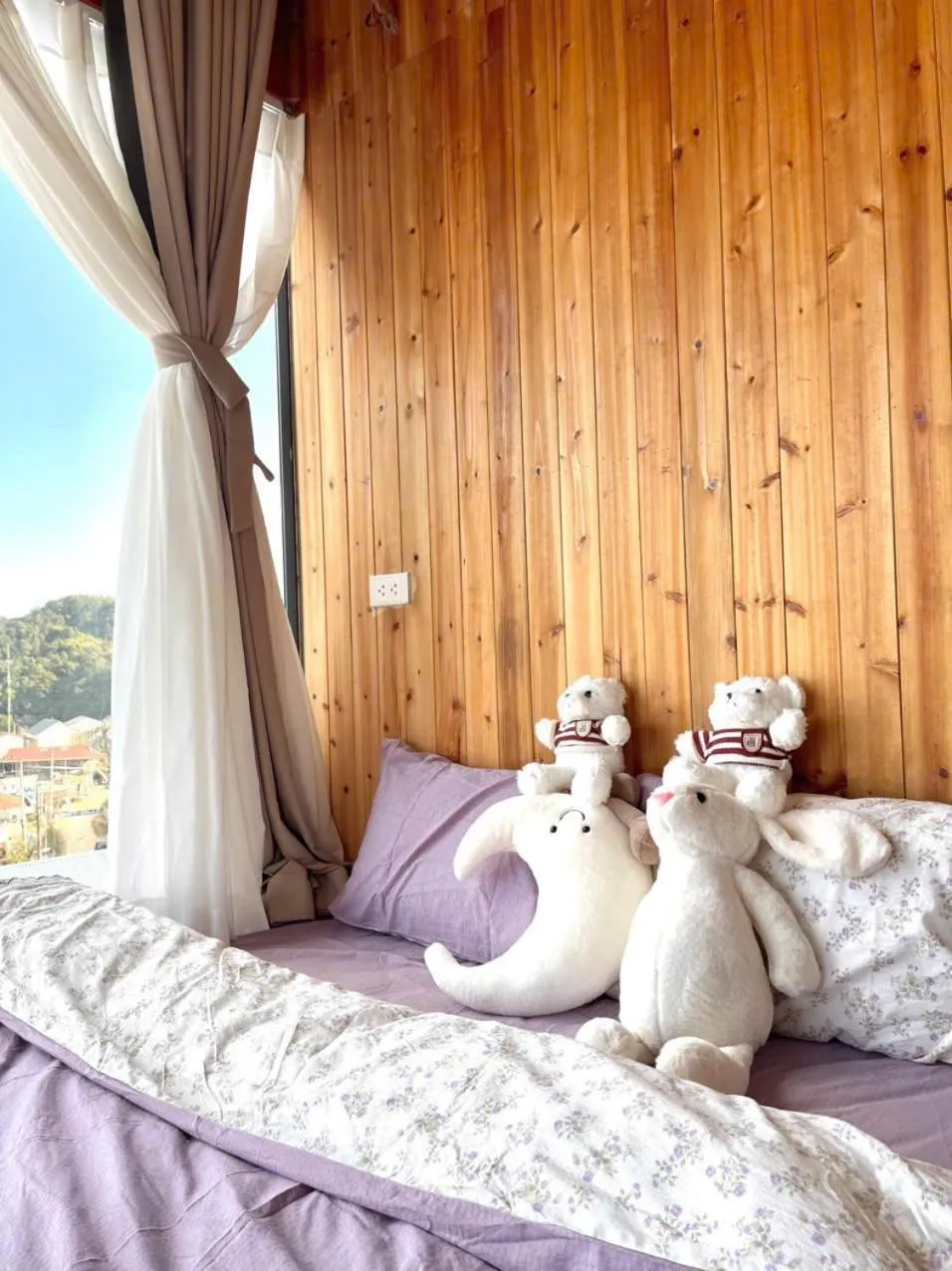 Bed in May Home Tà Xùa